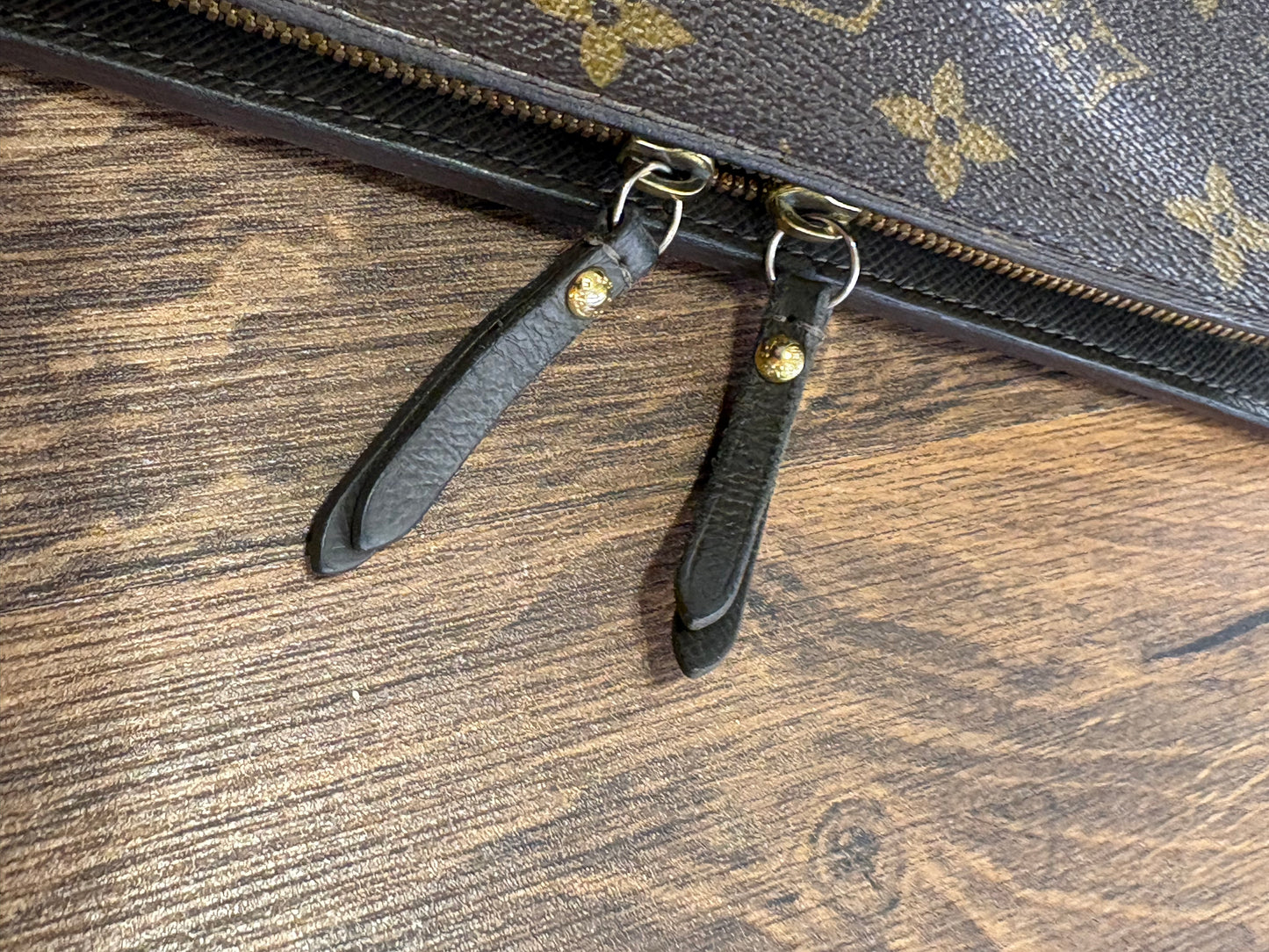 Louis Vuitton  Insolite portafoglio in tela monogam e pelle