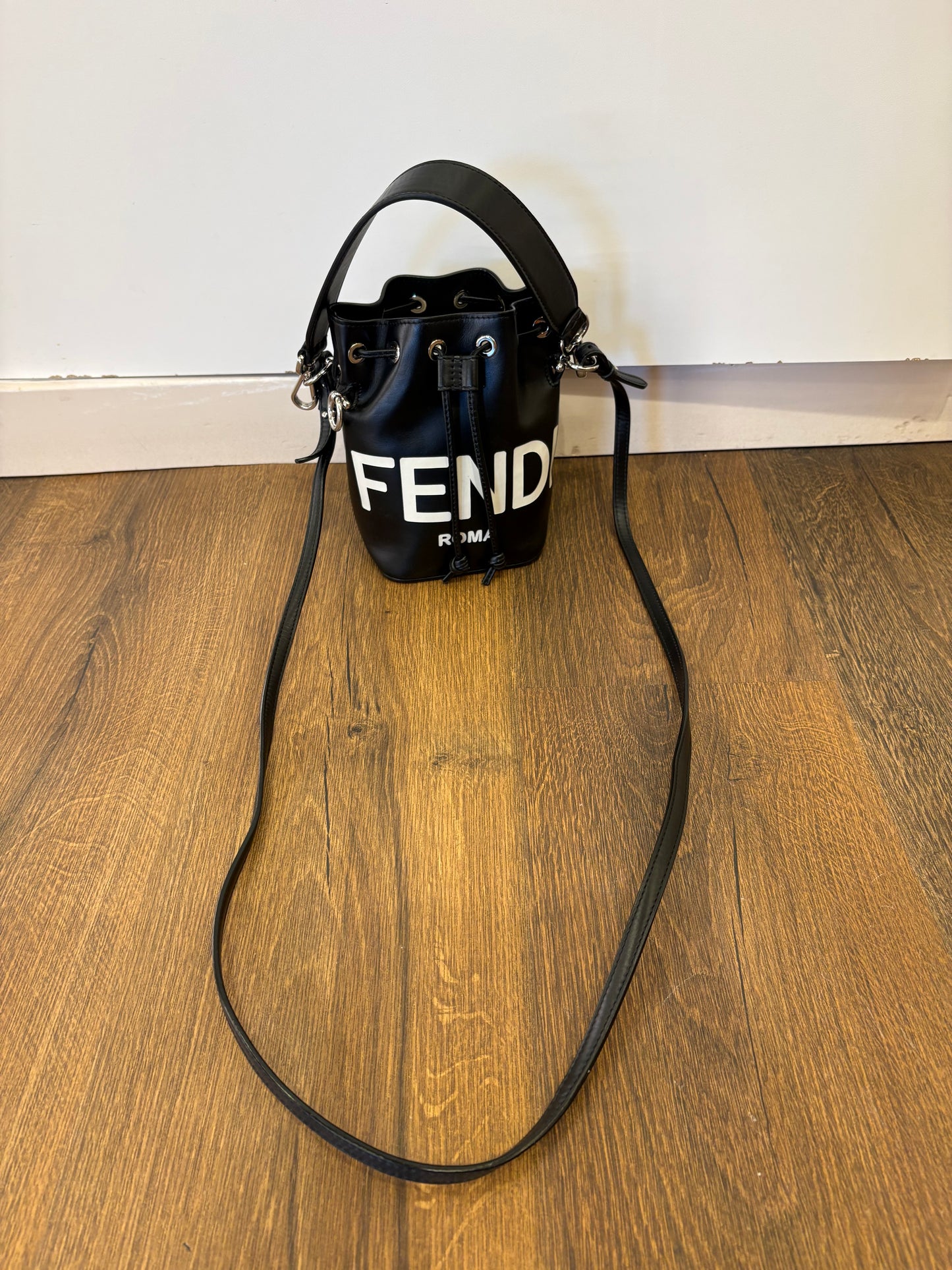 Fendi Minibag Mon Tresor Borsa a Secchiello in Pelle