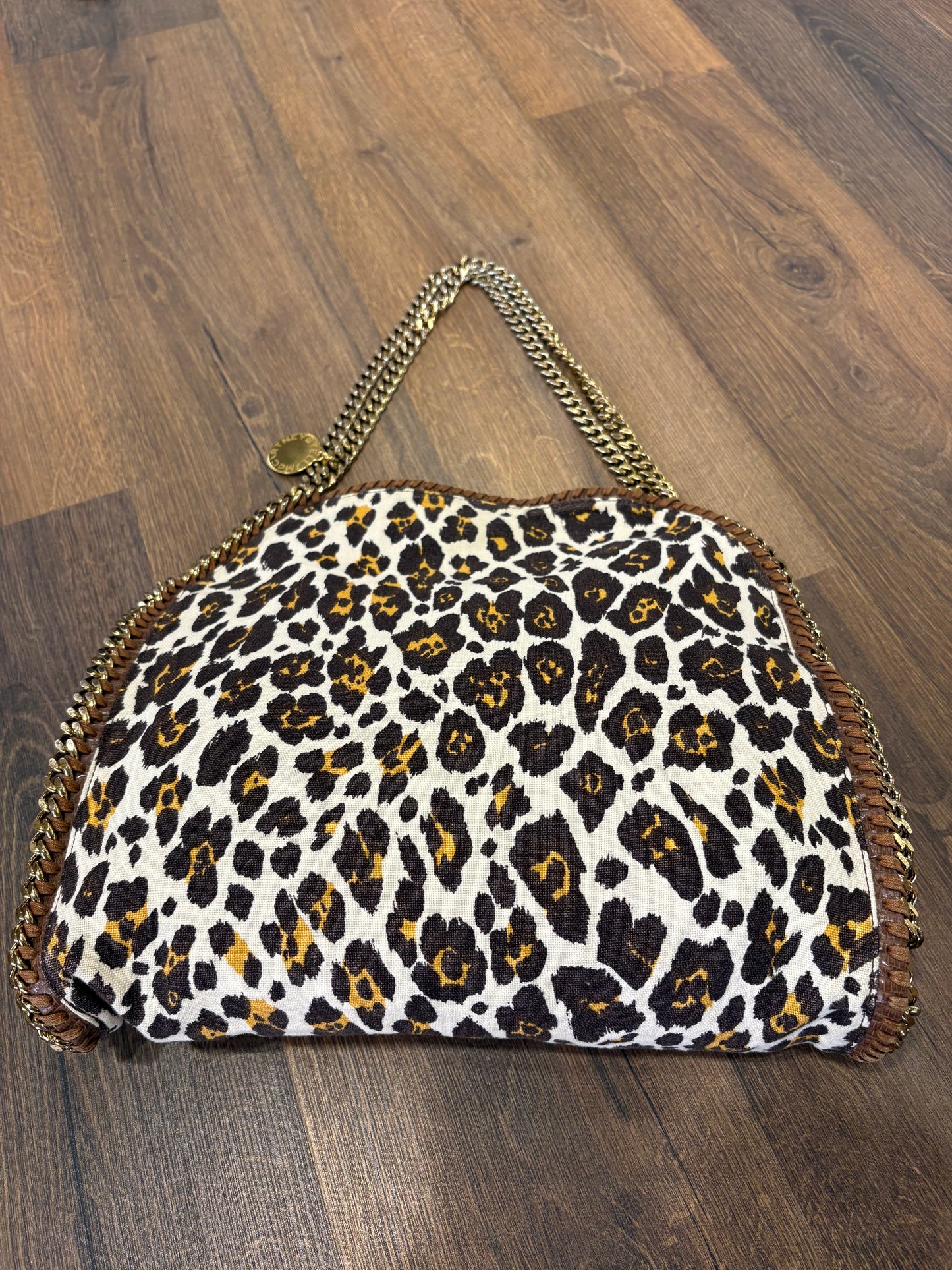 Borsa Stella McCartney Falabella Fold-Over Tote in Tela Canvas Leopardata con Catena Dorata
