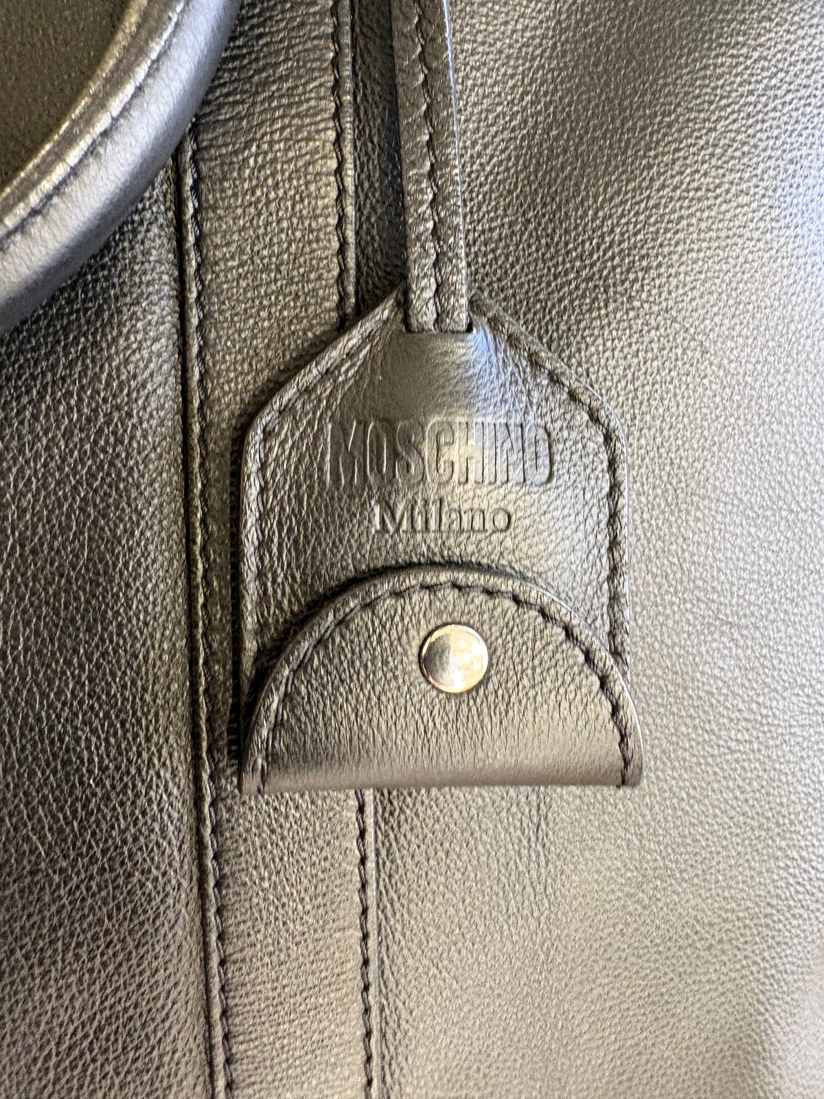 Moschino Maxi Borsa / Zaino Convertibile in Pelle Martellata con Lettering Logo