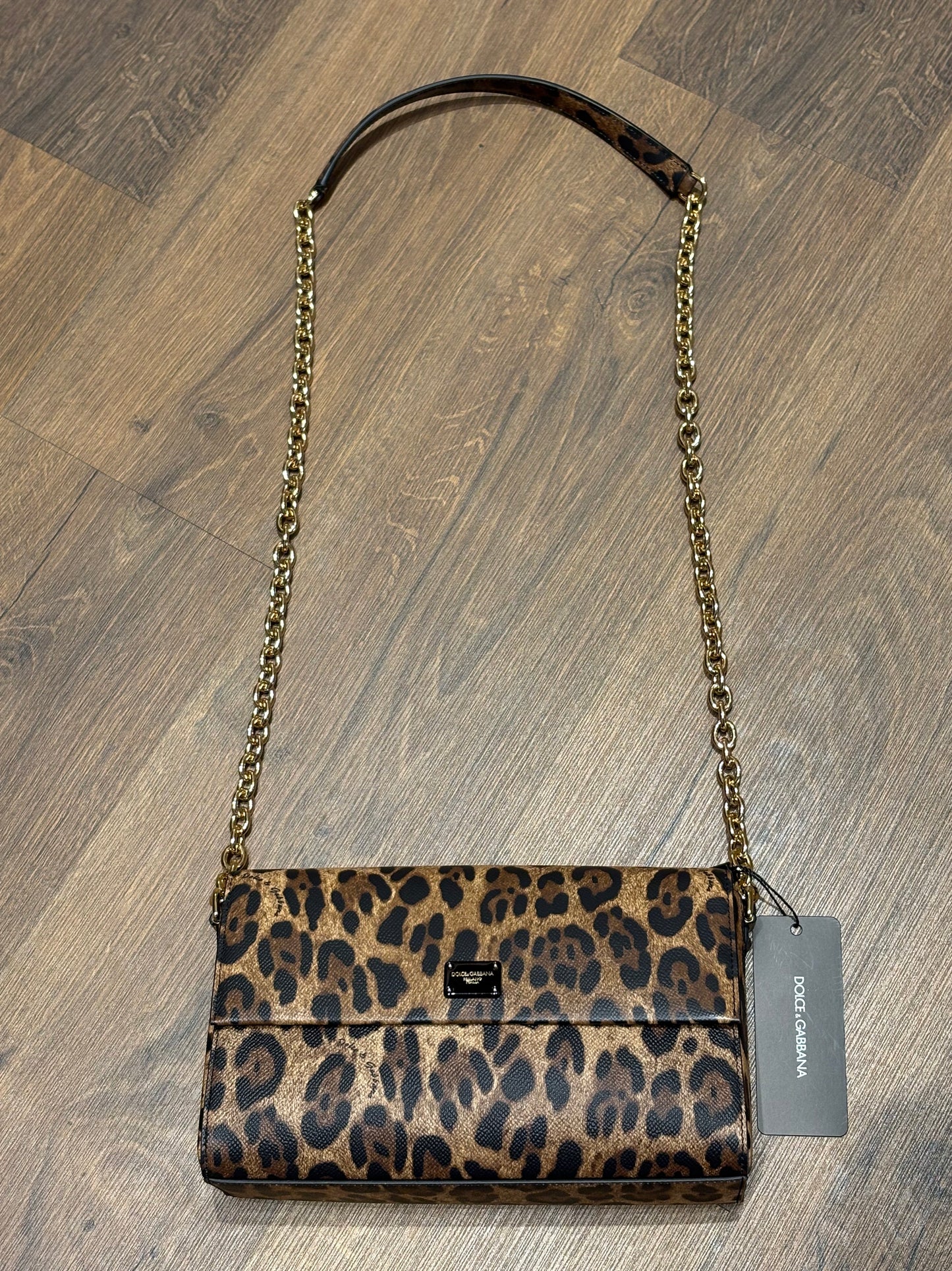 Dolce Gabbana borsa leo con catena dorata. Nuova
