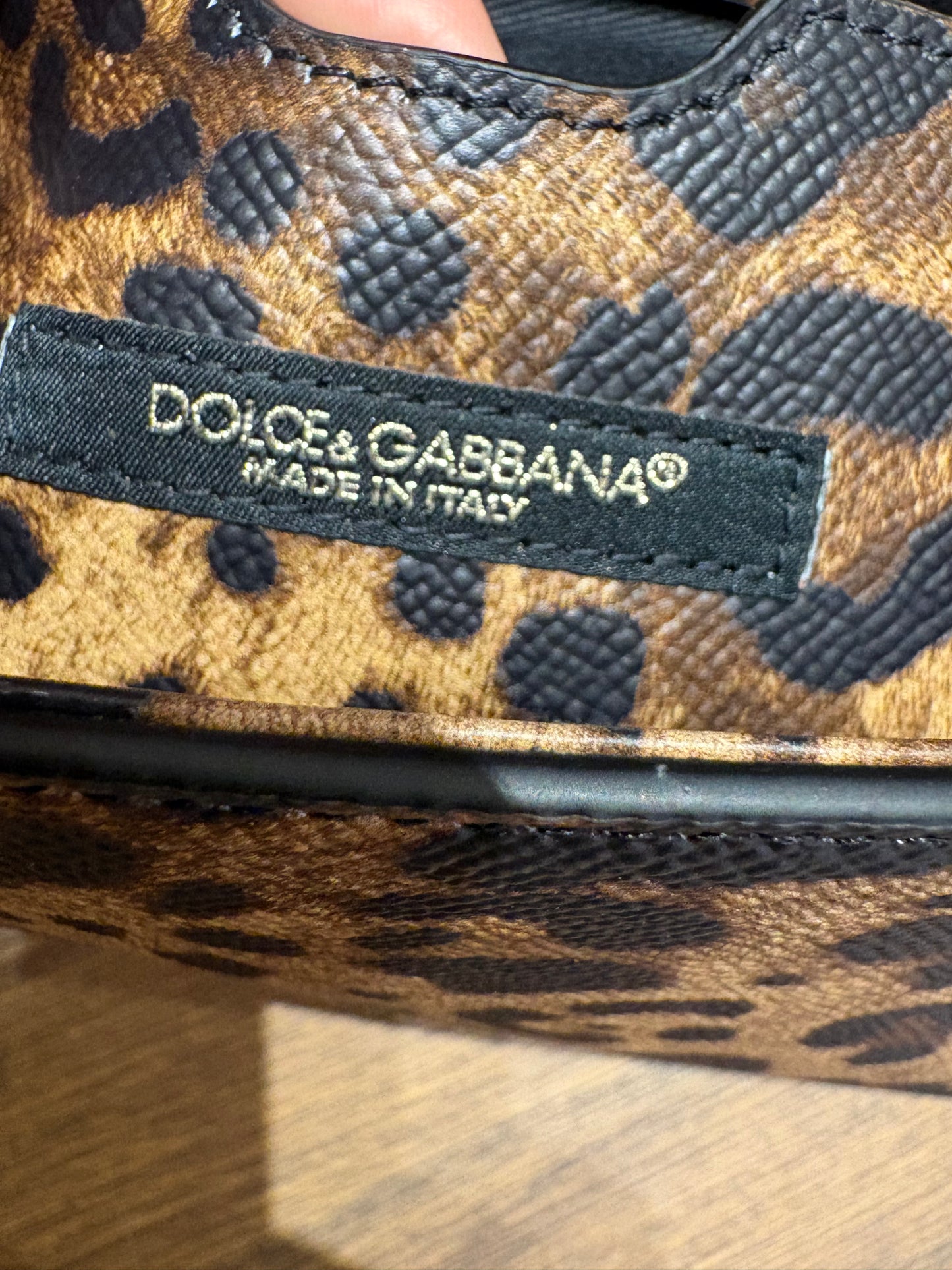 Dolce Gabbana borsa leo con catena dorata. Nuova