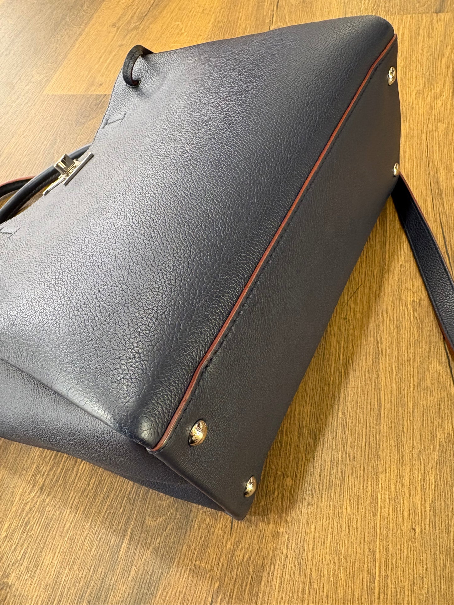 Louis Vuitton LockMe To in pelle azzurra