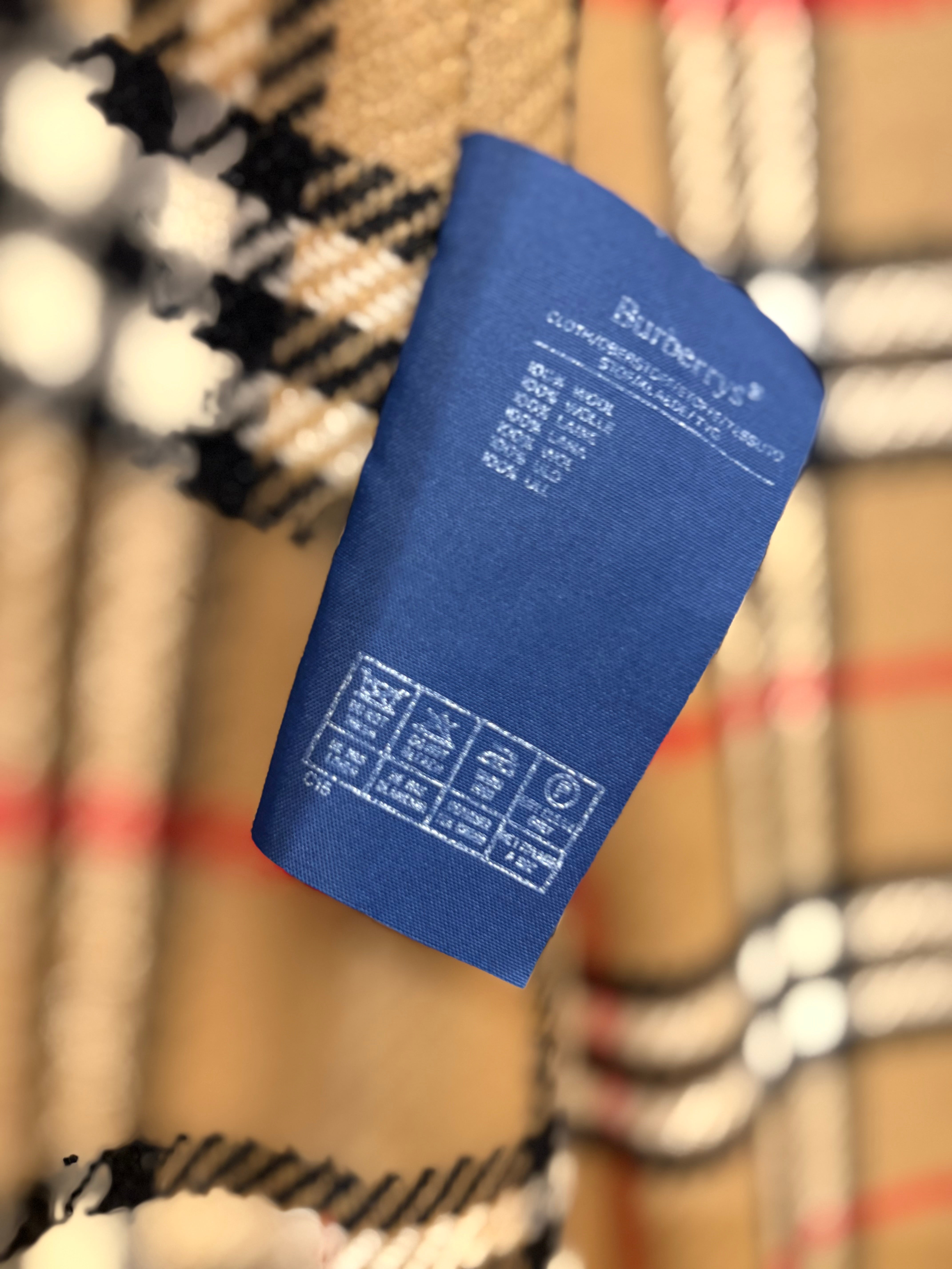 Burberry x Davide Cenci Edizione d'Archivio con Interno in Lana