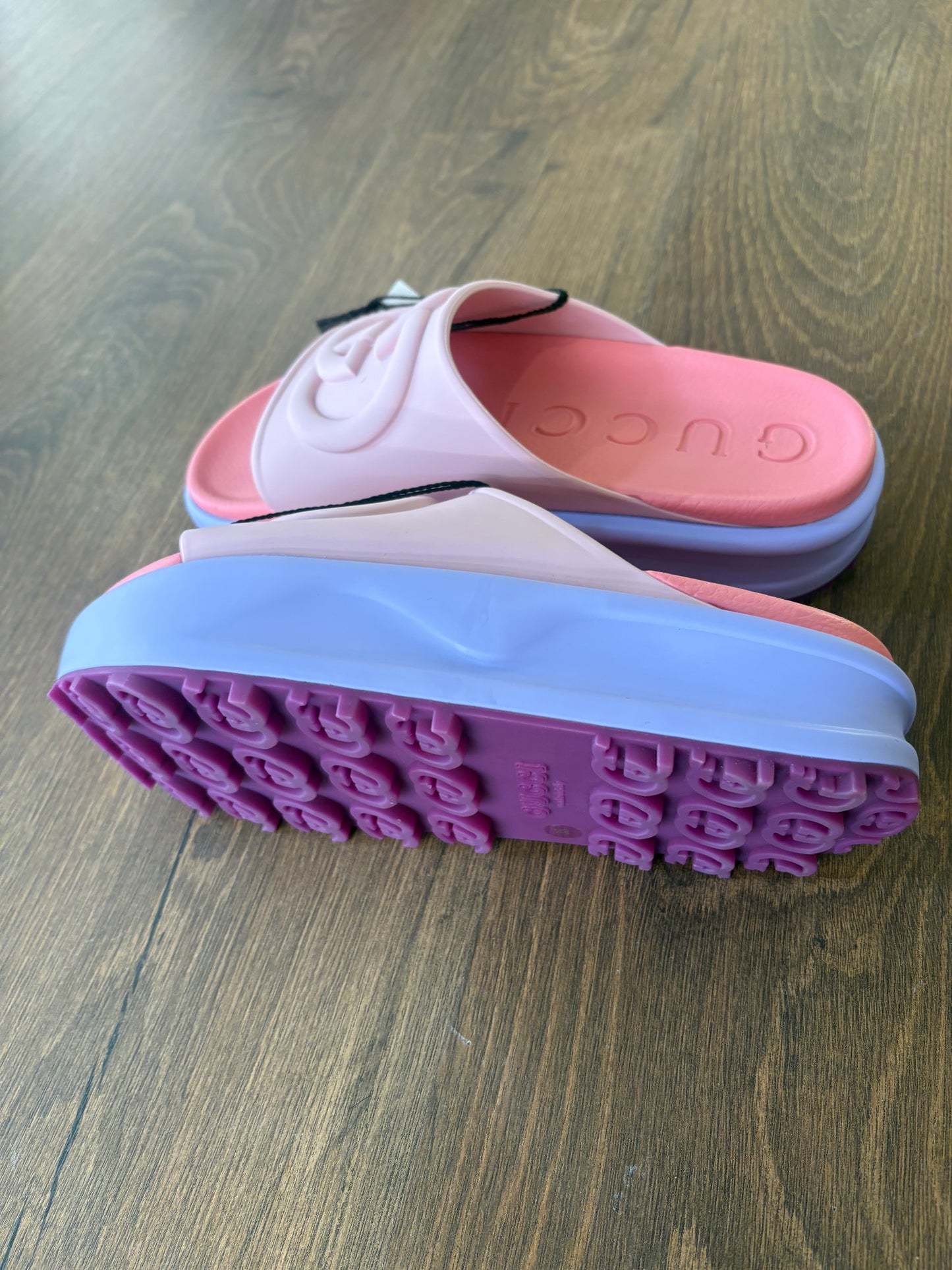 Gucci sandali gomma rosa38.Nuovi