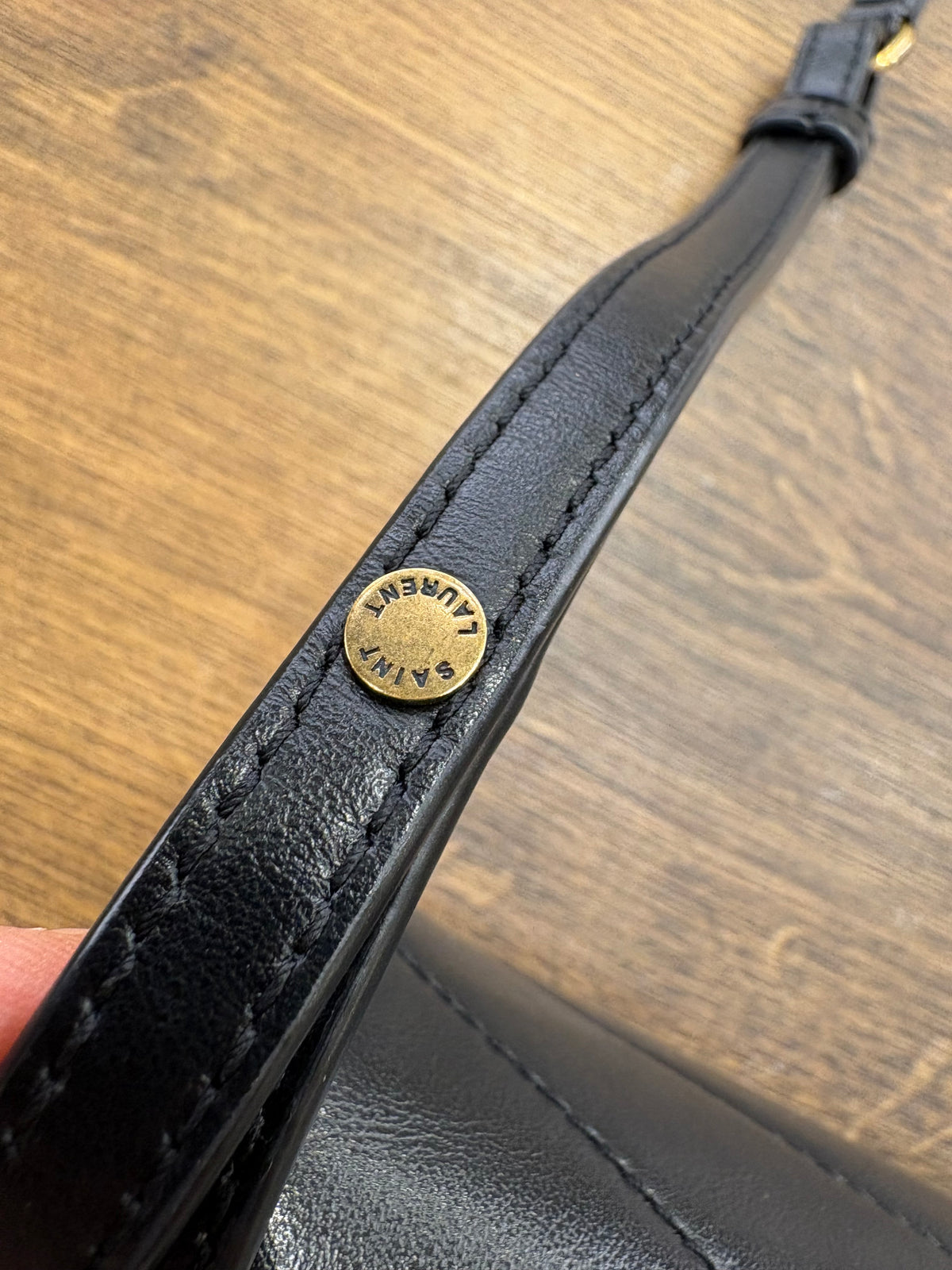 Saint Laurent Loulou Toy/Mini d'Archivio in Pelle Matelassé Nera con Hardware Dorato