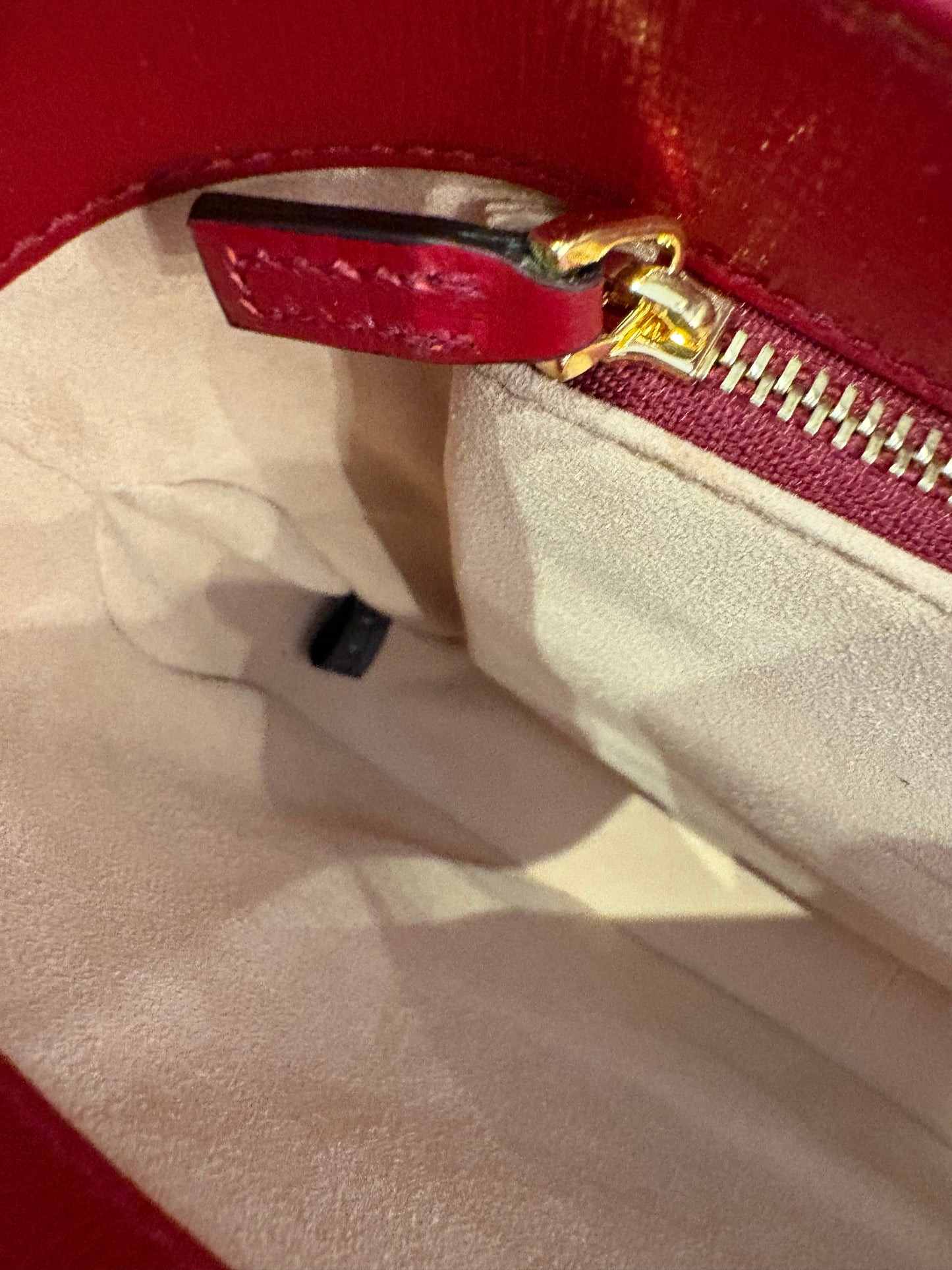 Gucci borsa Horsebit profili in pelle rossa . Nuova