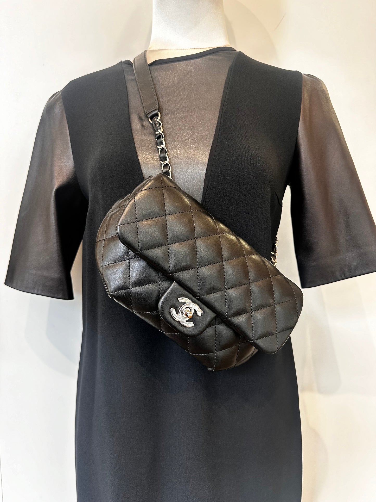 Chanel Uniform cintura marsupio in pelle