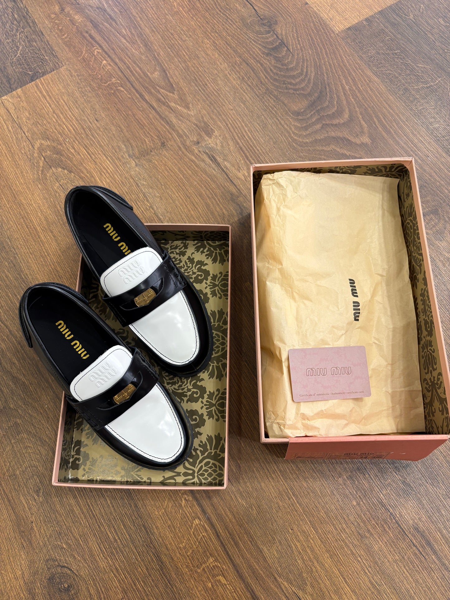 Miu Miu Mocassini Penny  in Pelle Spazzolata Bicolore Bianco e Nero N.37 (Nuovi con Box)
