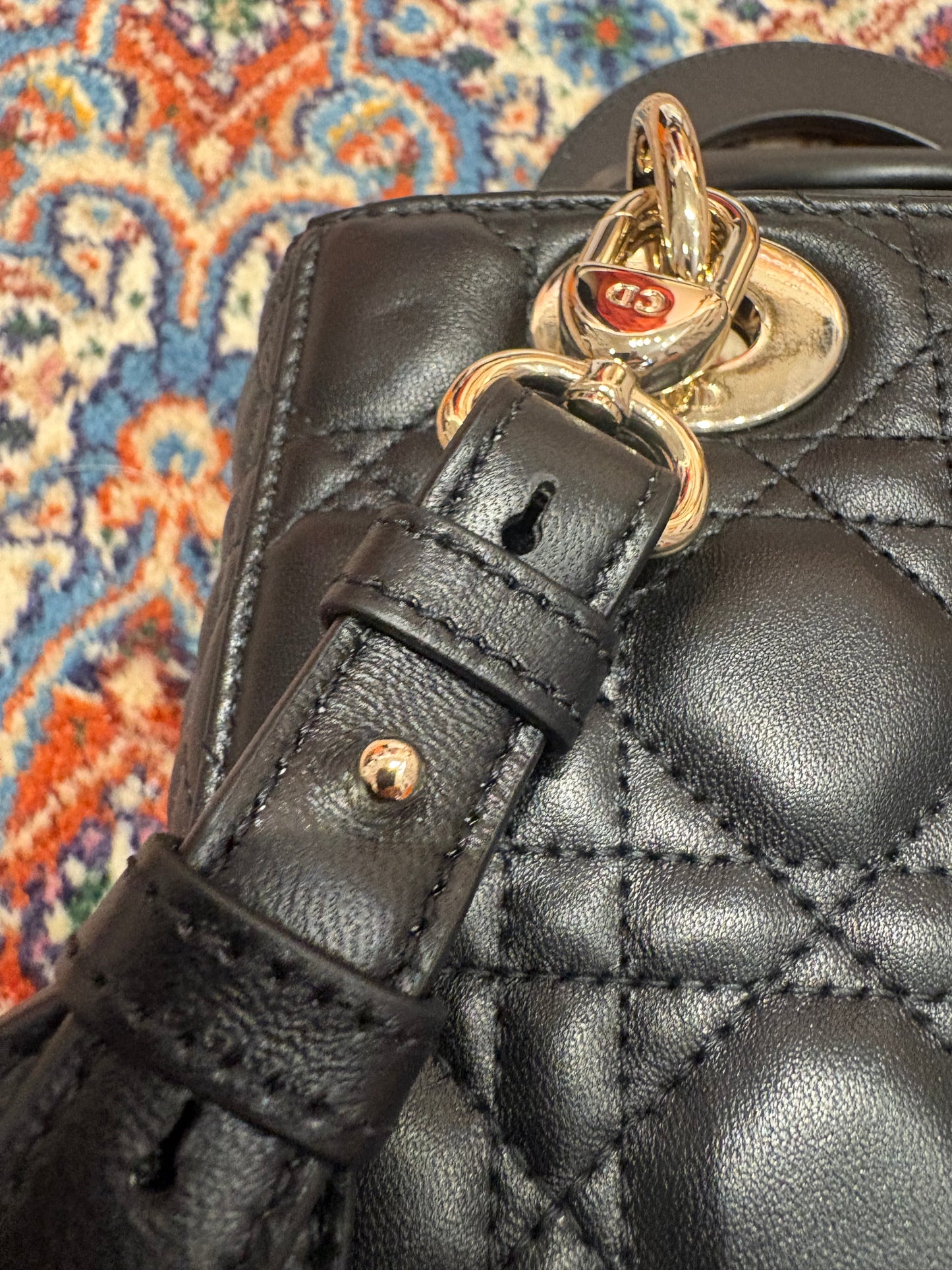 Lady Dior misura small  in agnello cannage nero