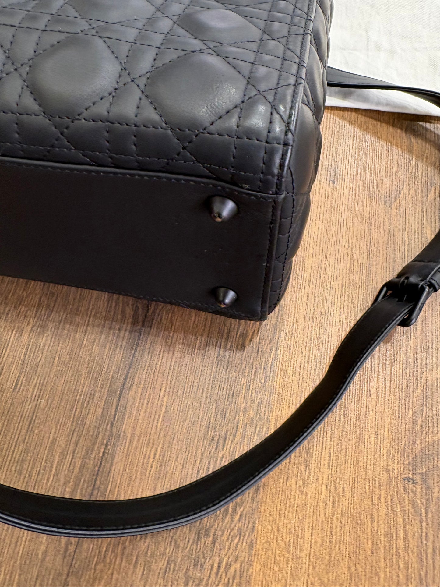 Lady Dior large in pelle ultra opaca cannage nero