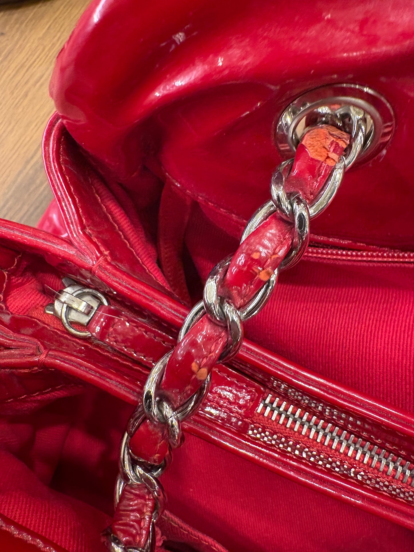 Chanel Mademoiselle in pelle verniciata rossa