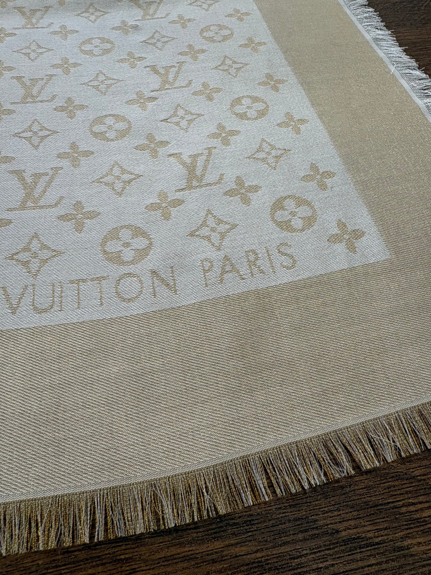 Louis Vuitton scialle Shine avorio / beige metallizzato