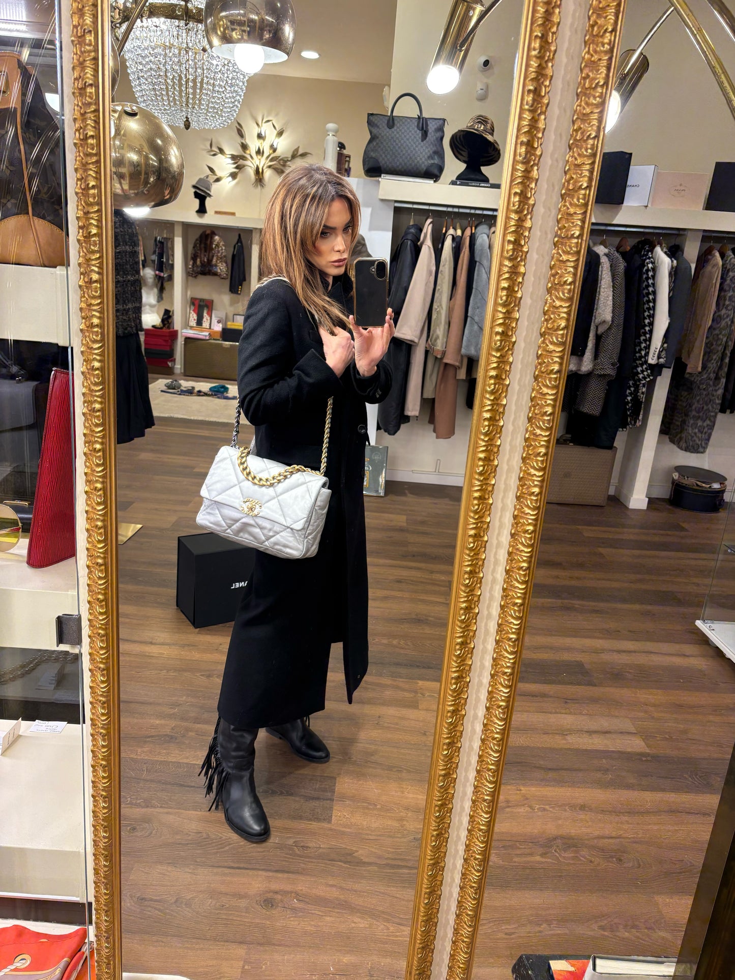 Chanel C19  media in pelle argento hw silver / gold