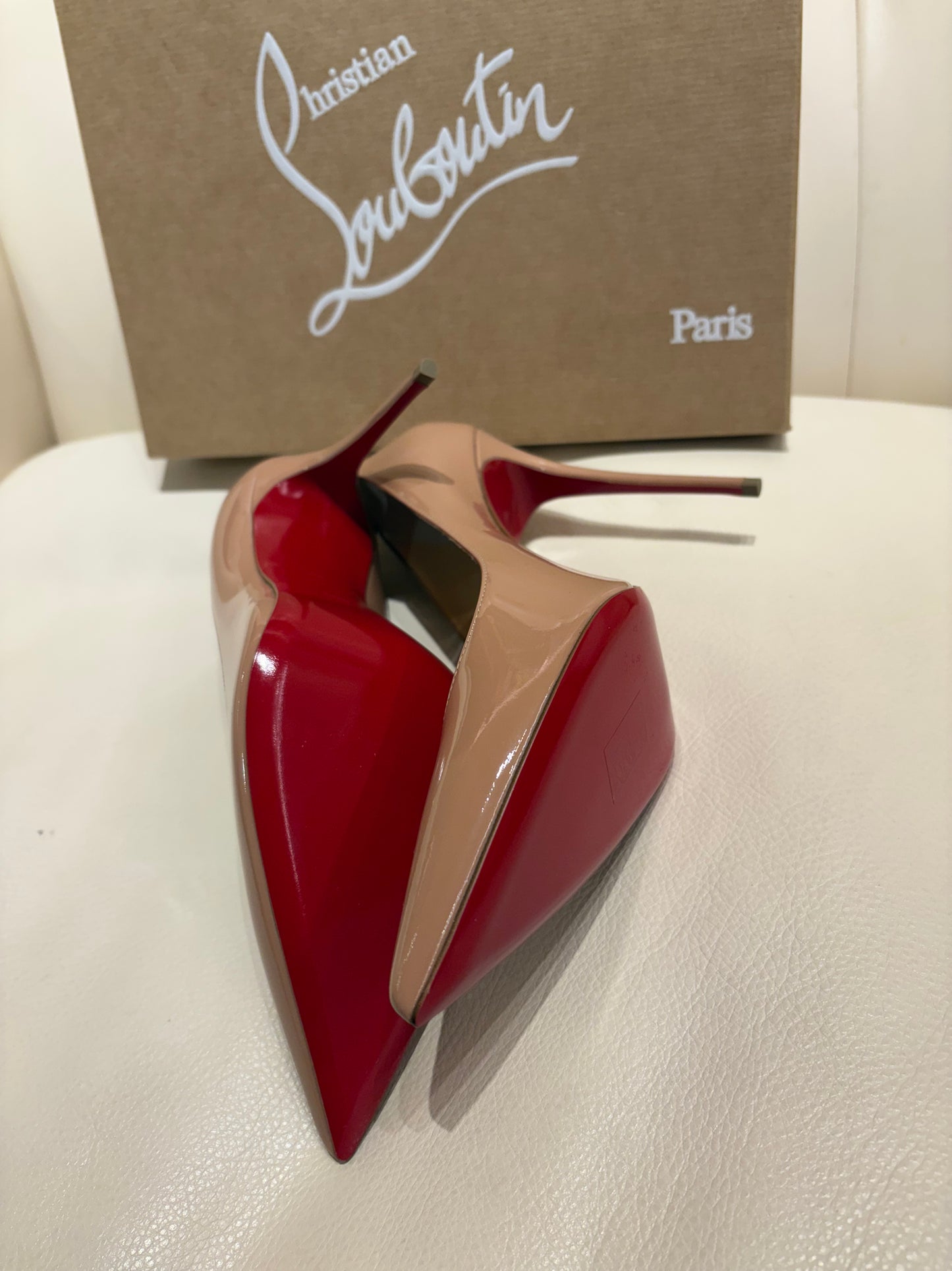 Louboutin Kate décolleté 100mm pelle verniciata cipria 40