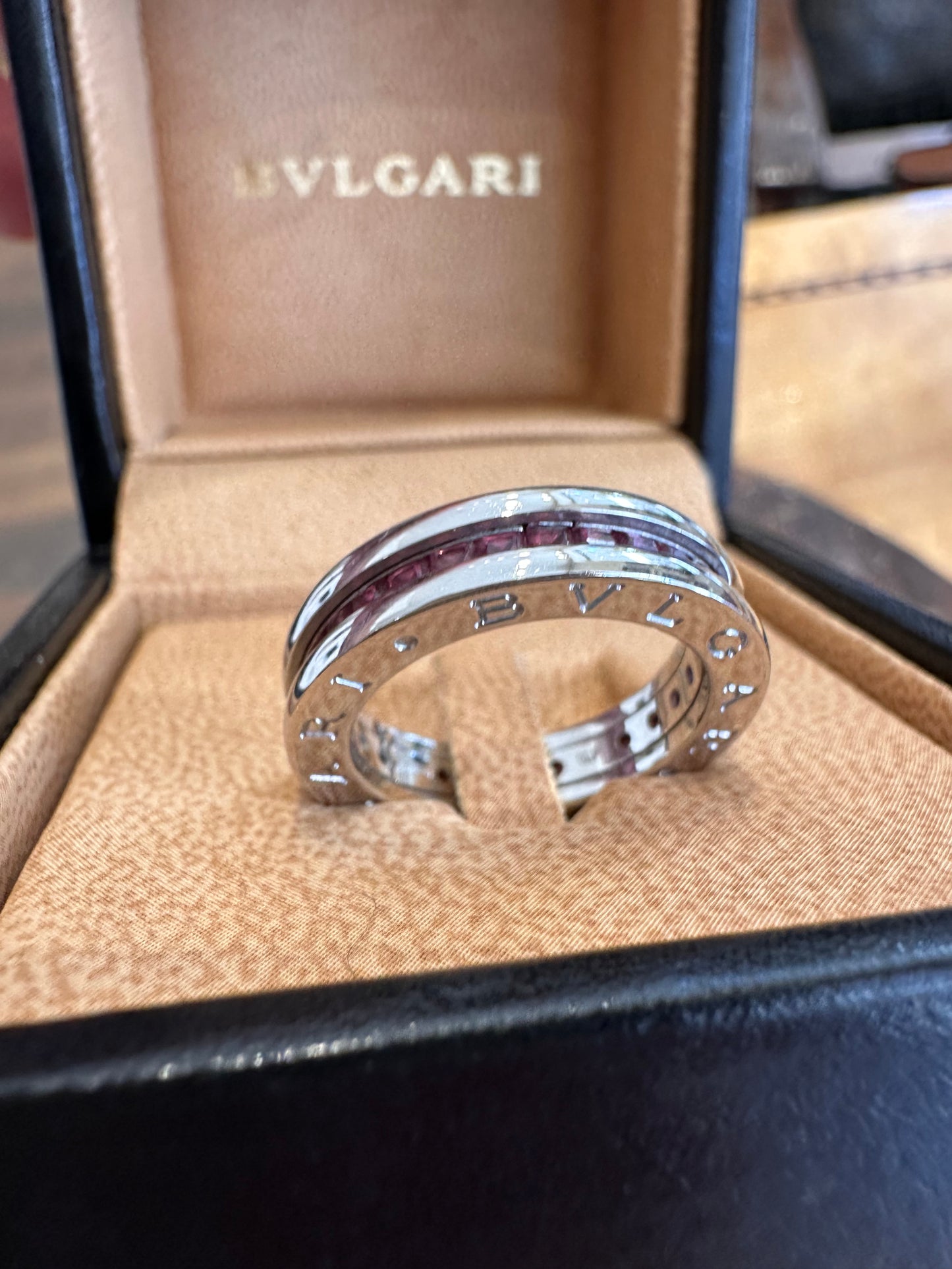 Bvlgari anello B.zero1 in oro bianco e topazi rosa