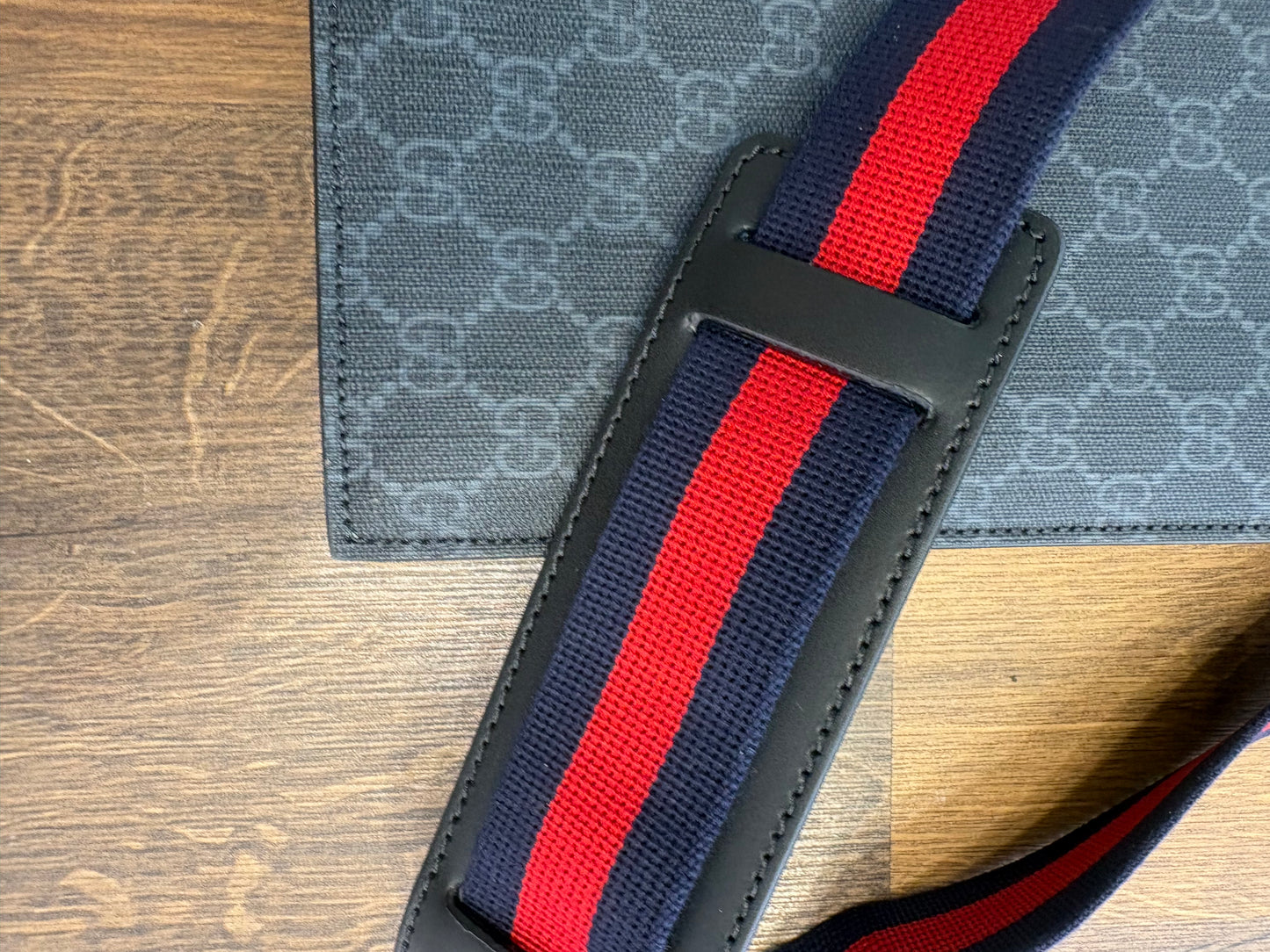 Borsa Tote Gucci GG Supreme con Tracolla Web