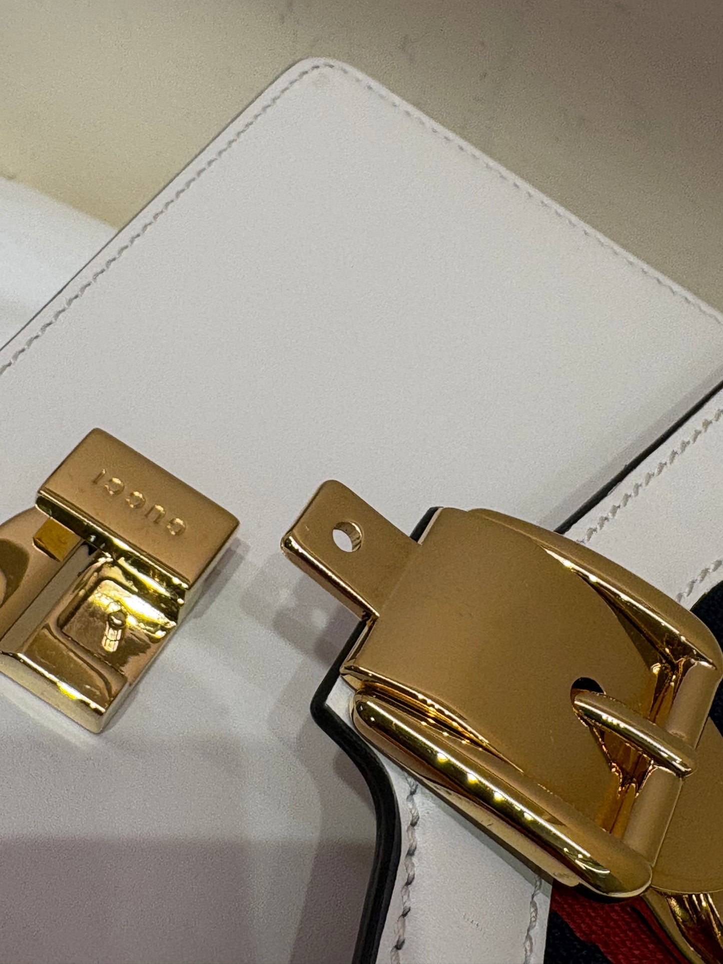 Gucci Silvye borsa in pelle bianca doppia tracolla