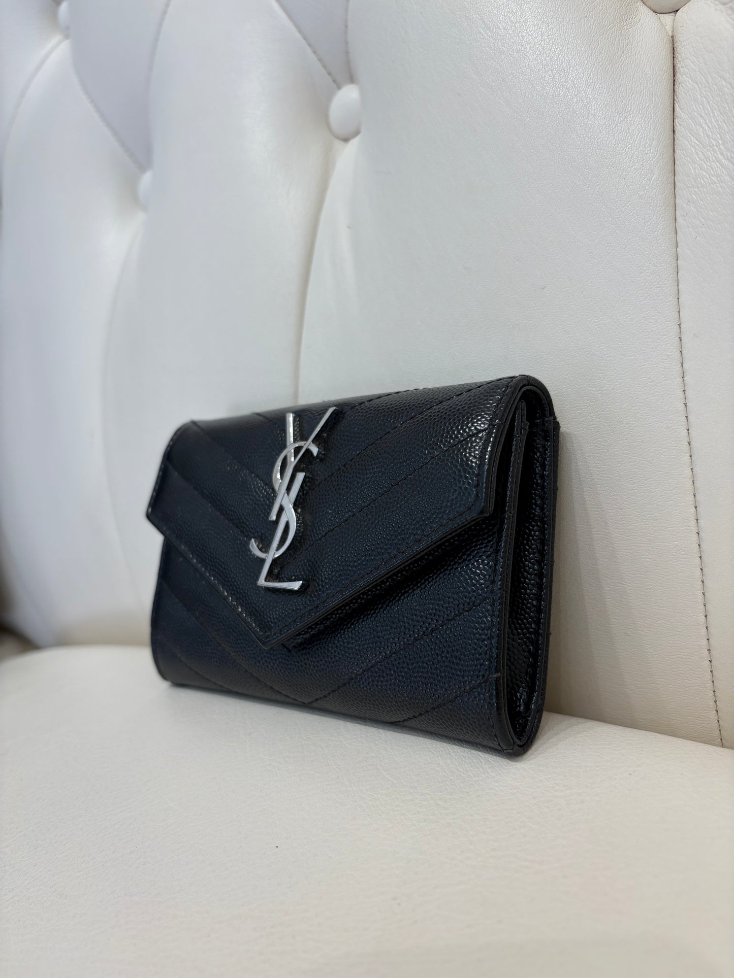 Ysl Cassandre porta carte in pelle goffrata grain de poudre
