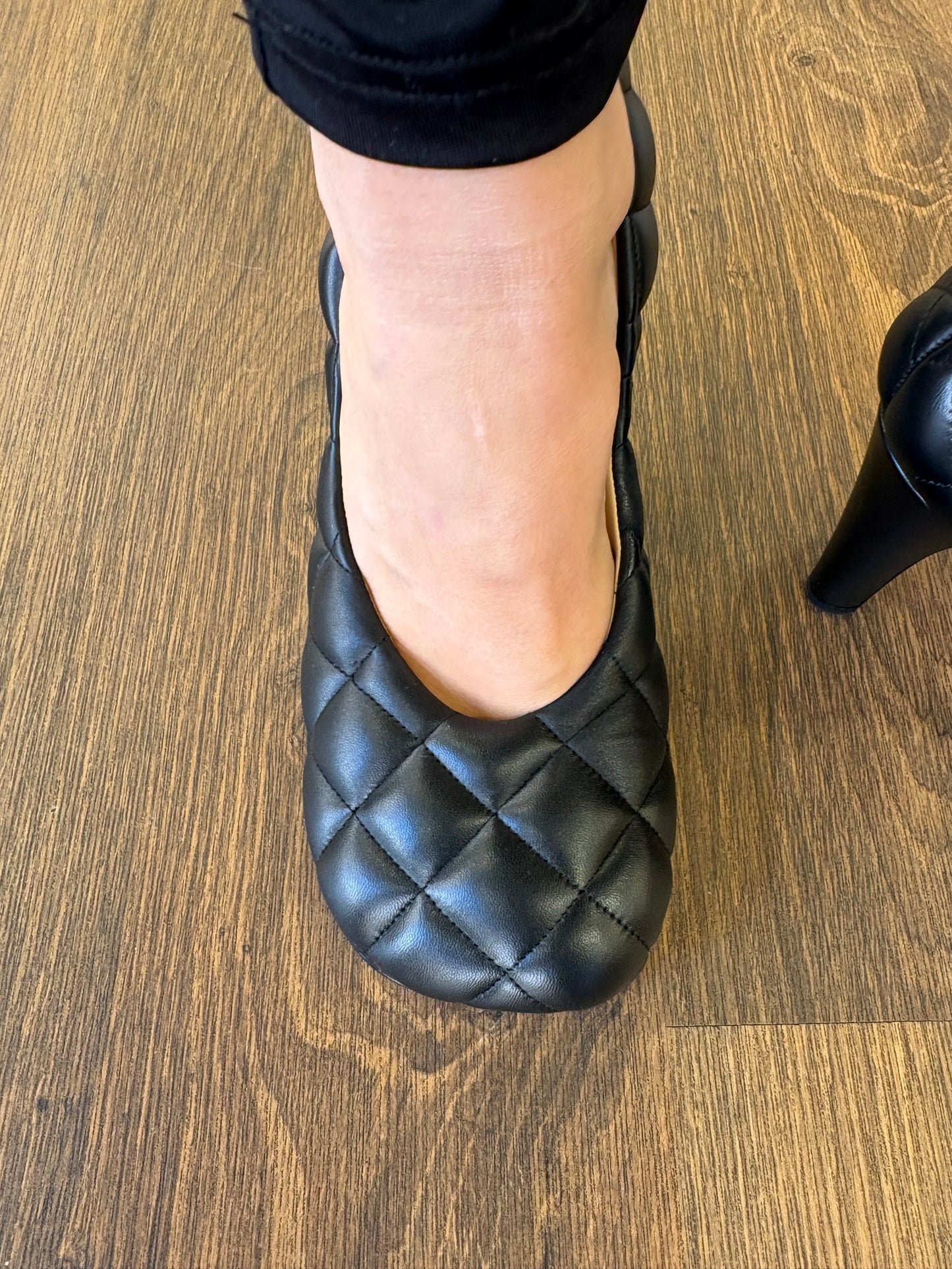 Bottega Veneta Puffy Bloc trapuntata in pelle nera 37. Nuovo