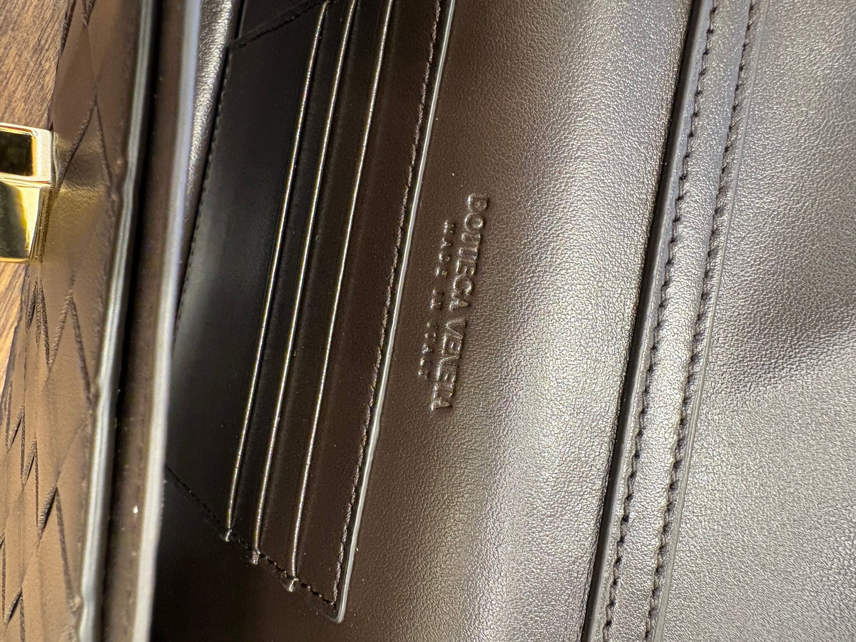 Bottega Veneta pochette Andiamo con catena. Nuovo