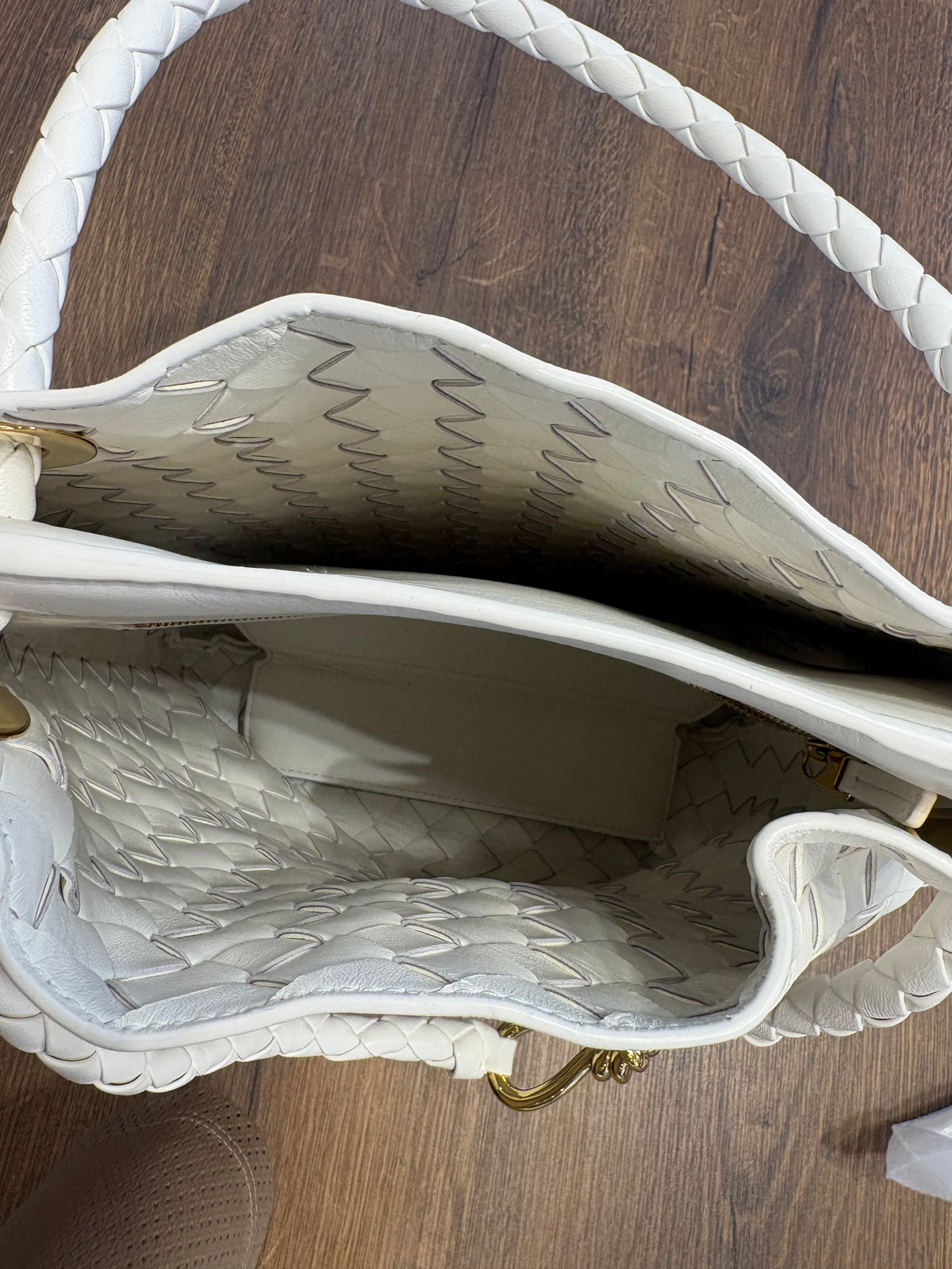 Bottega Veneta Andiamo Bucket piccola avorio . Nuovo