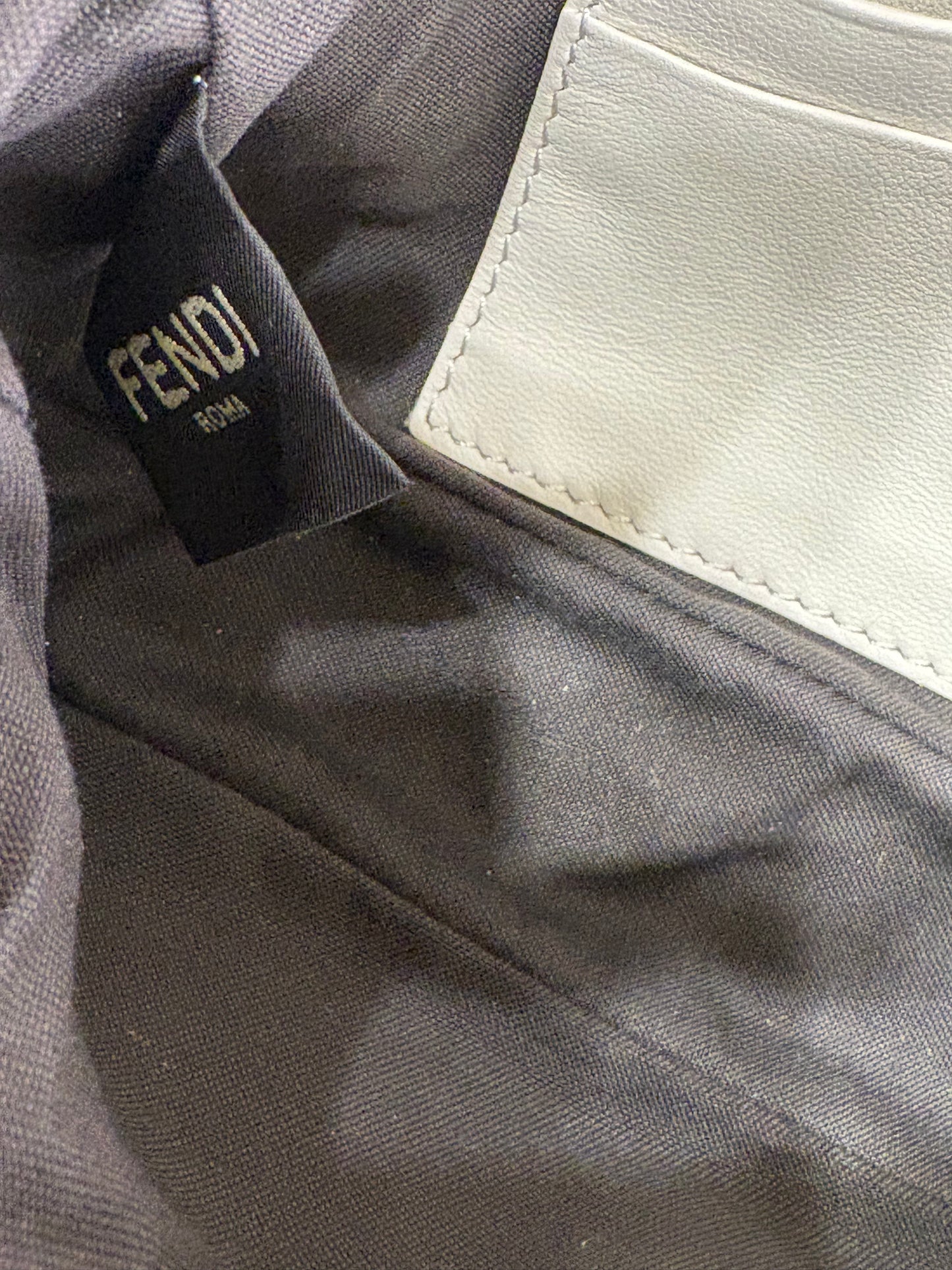 Fendi mini baguette in pelle