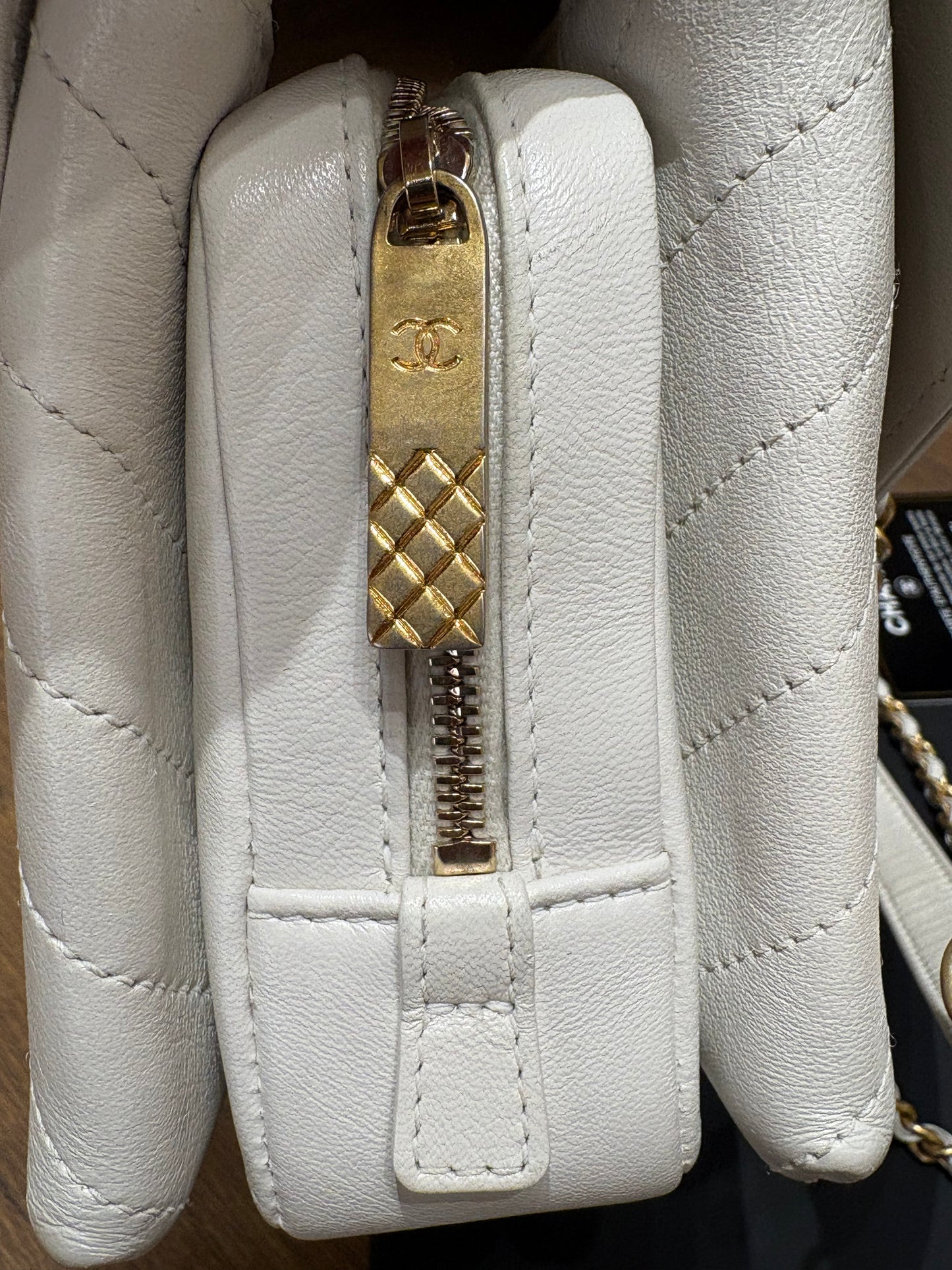 Chanel Triple Compartment in pelle bianca
