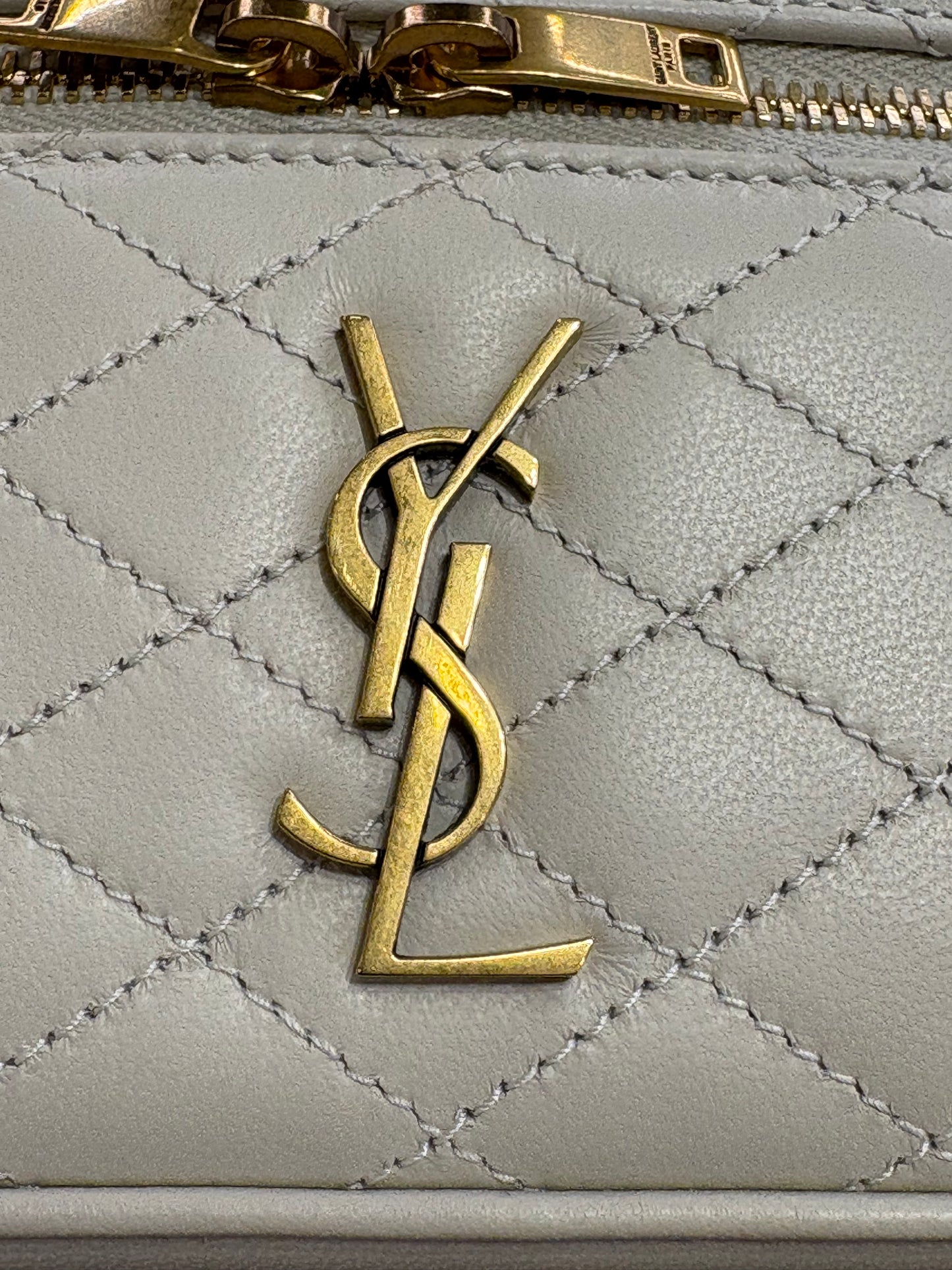 Borsa Saint Laurent Gaby Vanity Large in Pelle Avorio. Nuovo