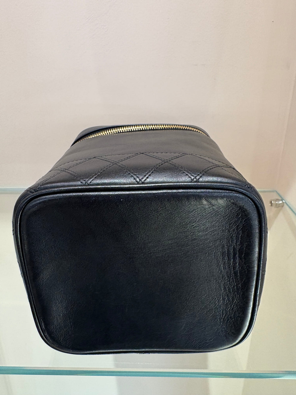 Chanel Vanity Case borsa a mano  in pelle di agnello nero. Vintage