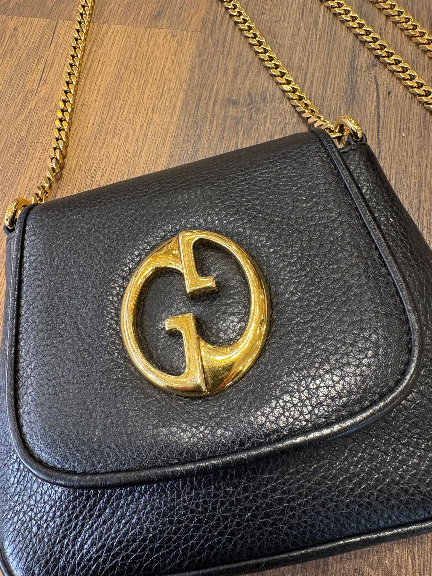 Gucci Chain leather crossbody piccola