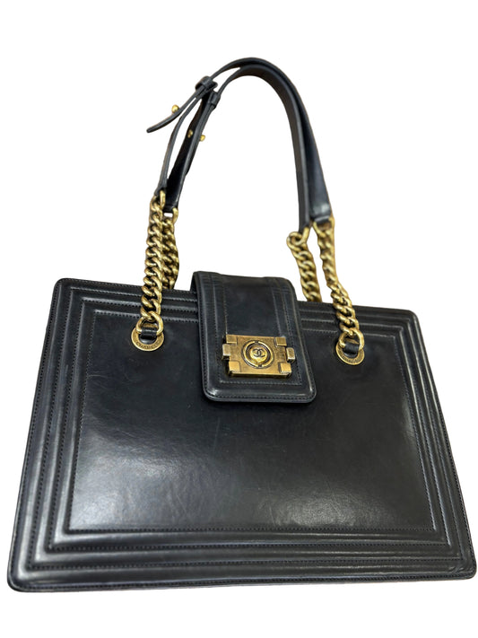 Chanel Boy large shopping in pelle nera