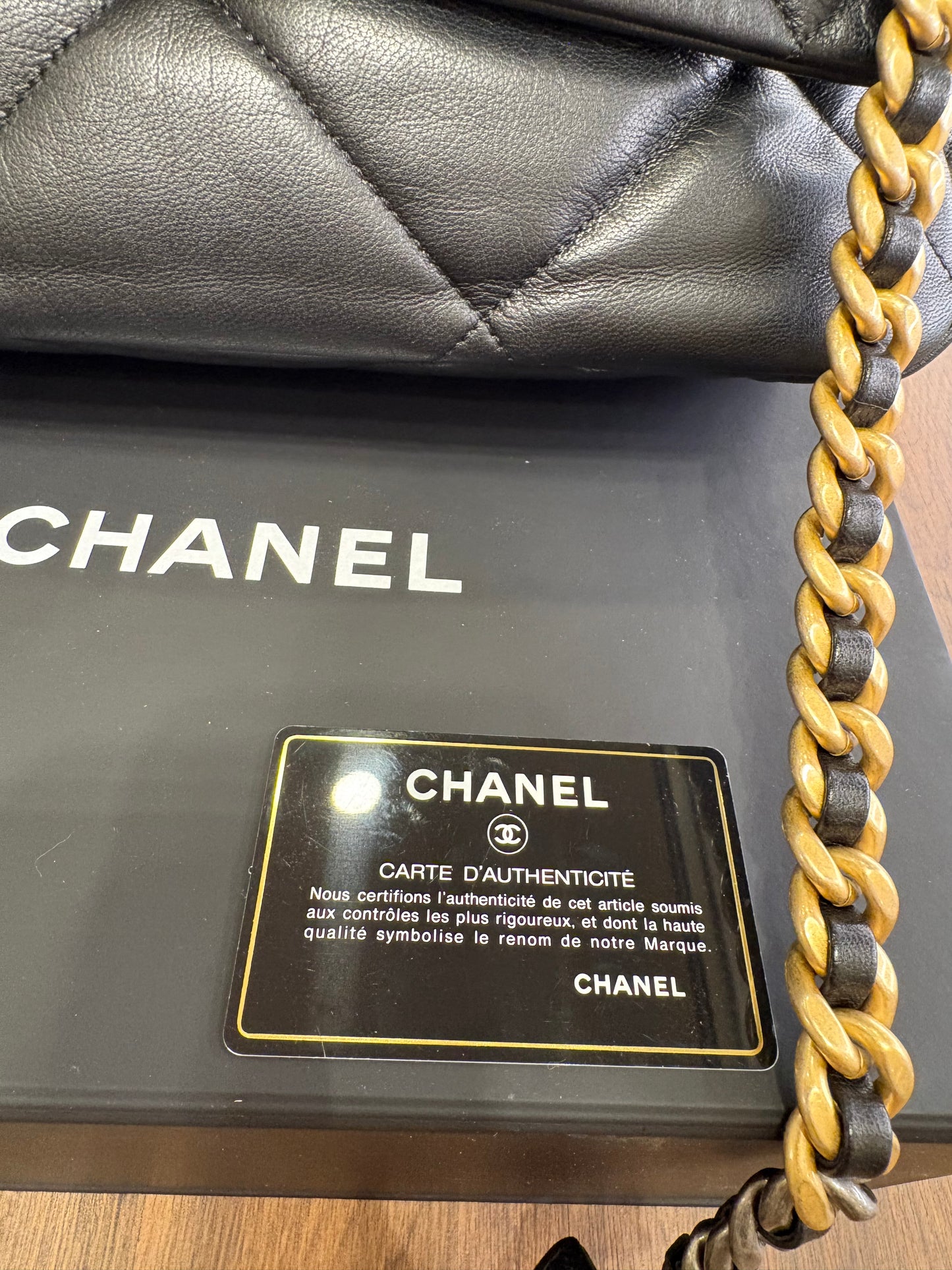 Borsa Chanel 19 Large Pelle d'Agnello Nera con Hardware Silver Gold