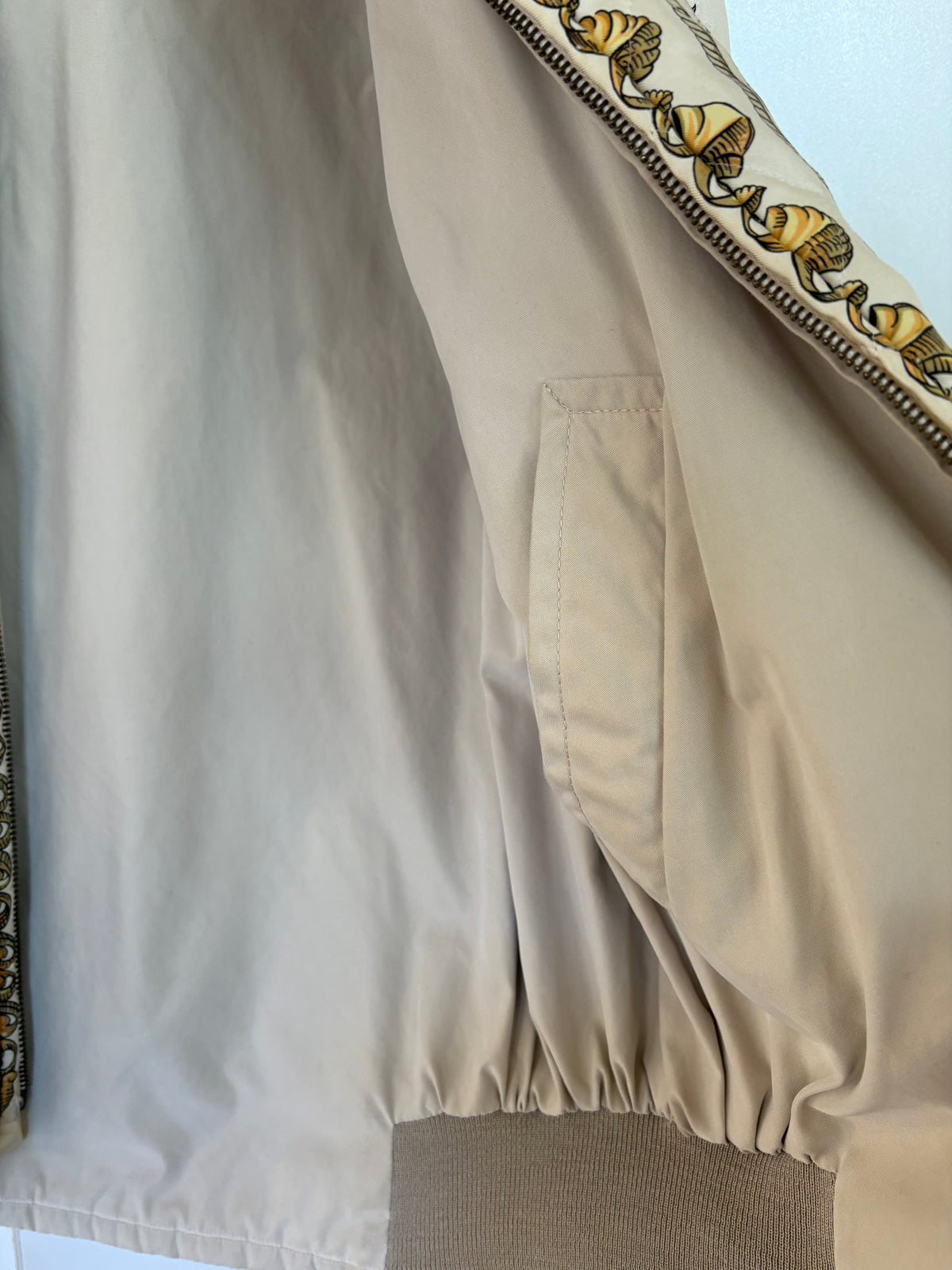Hermès Bomber Reversibile  "Poste et Cavalerie" dell’illustratore Joachim Metz . Anno1989
