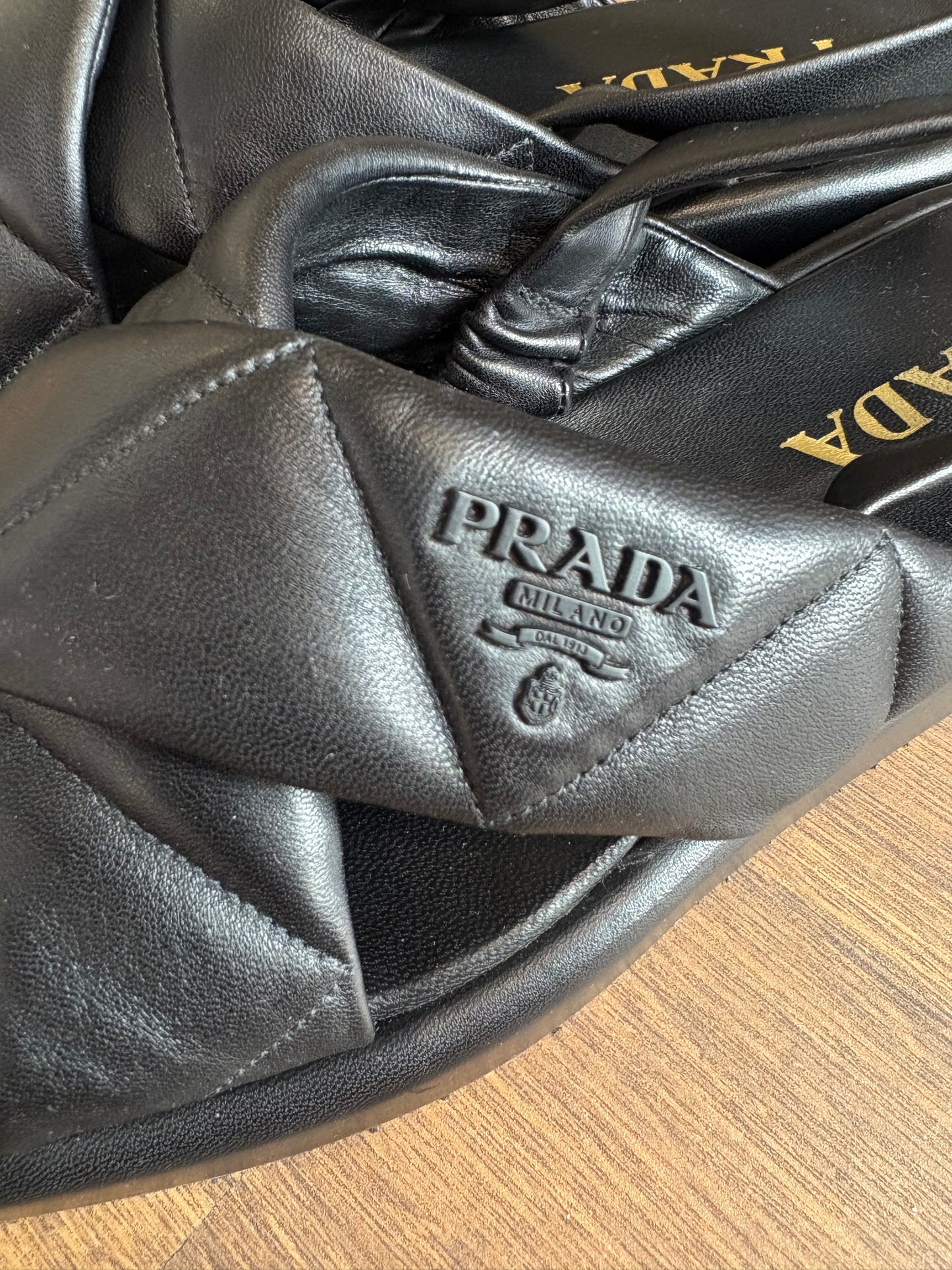 Prada sandali in nappa con zeppa n.41