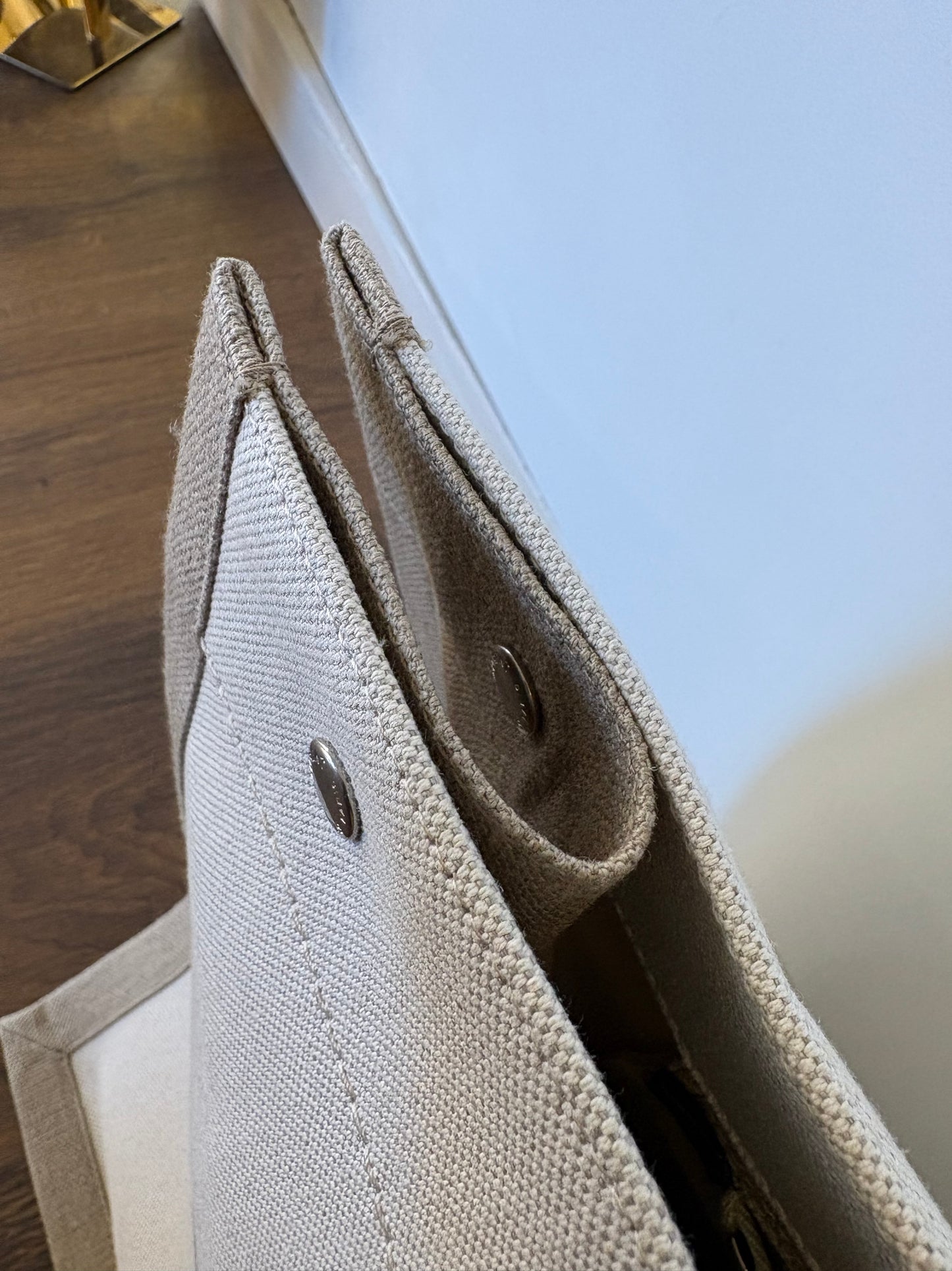 Saint Laurent Borsa Tote Rive Gauche Grande in Canvas e Pelle. Nuovo
