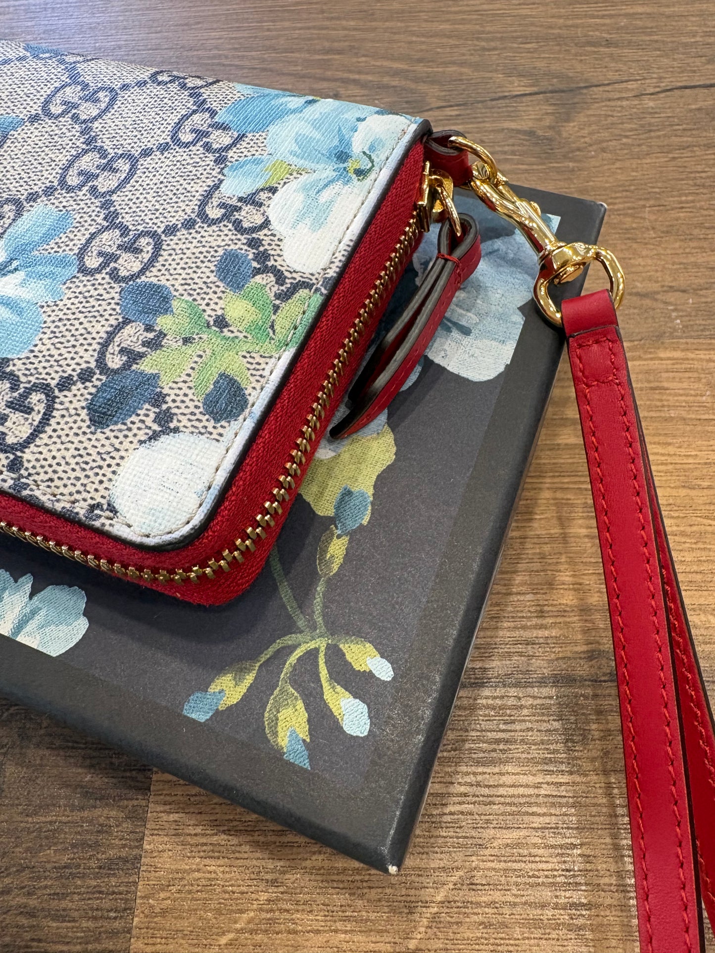 Gucci Portafoglio Continental GG Blooms con cerniera perimetrale