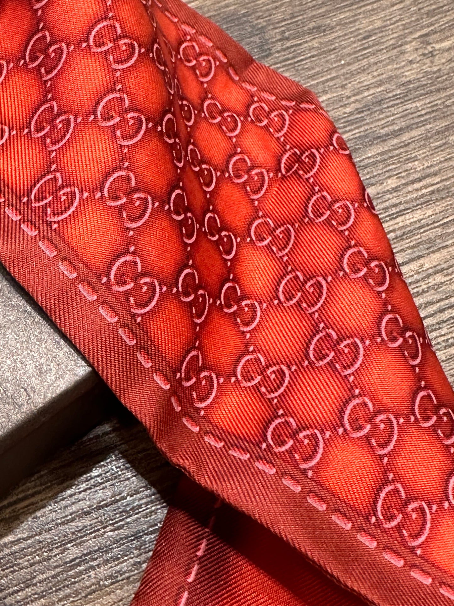 Gucci bandeau in seta cuore oro chiaro