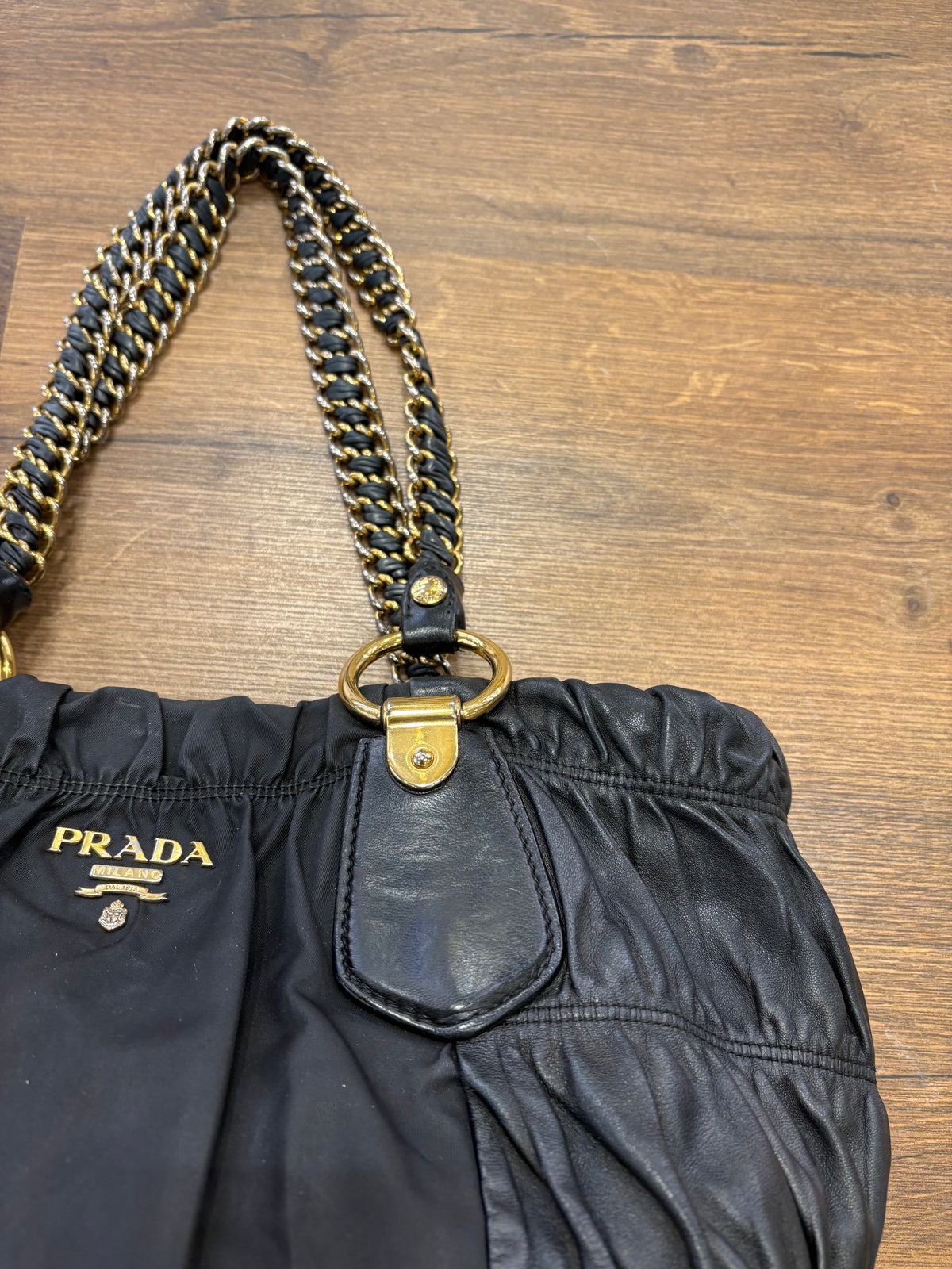 Prada shopping bag in pelle goffrata e tela nylon . Vintage
