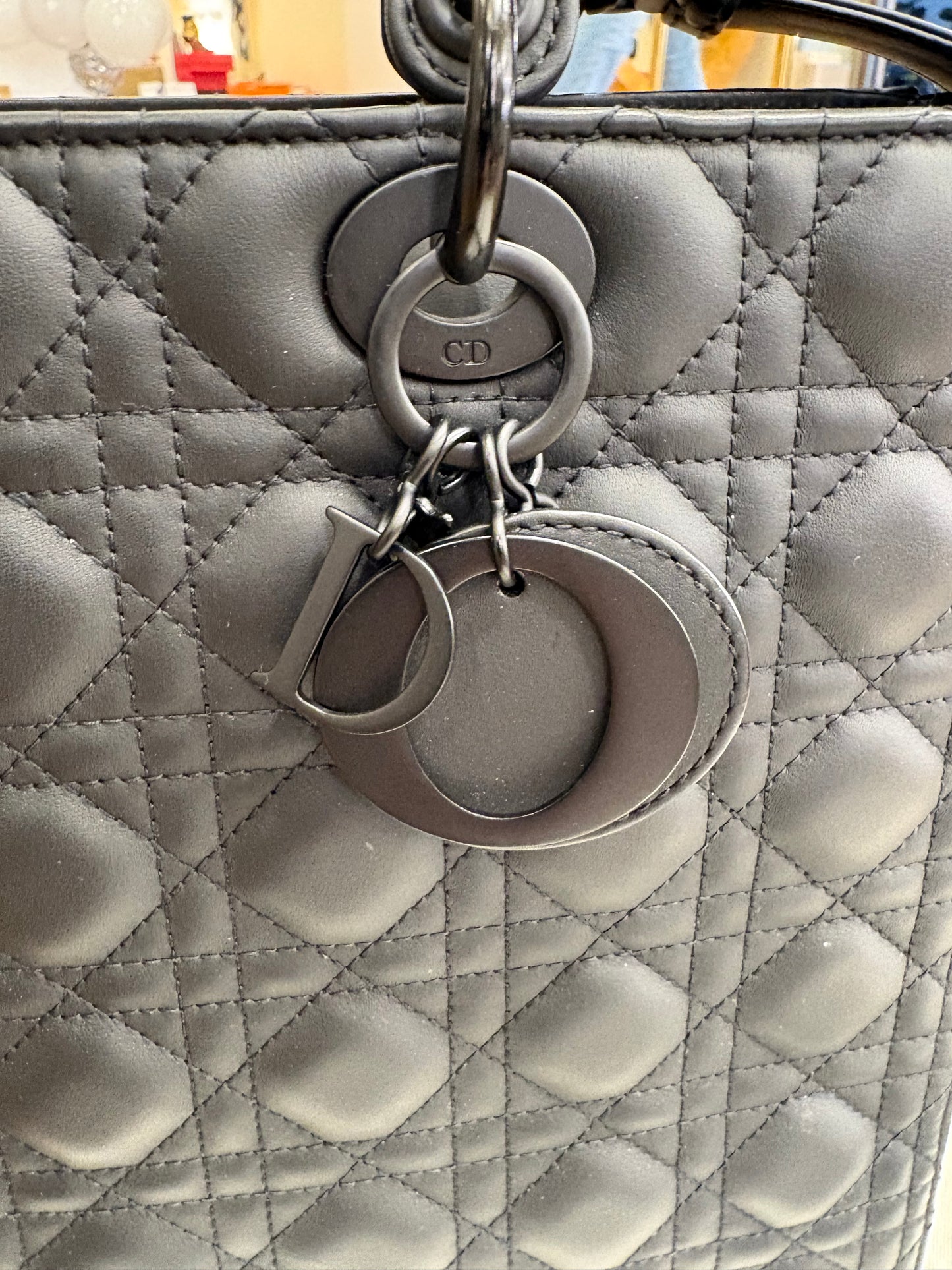Lady Dior large in pelle ultra opaca cannage nero