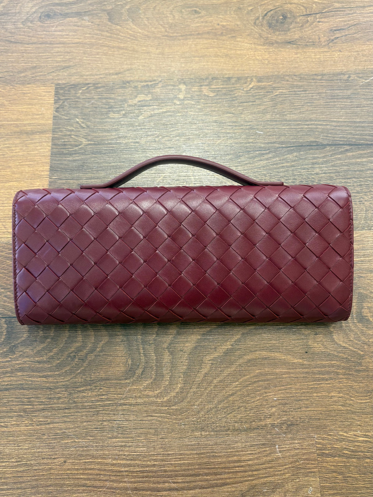 Bottega Veneta Andiamo Clutch Barolo. Nuovo