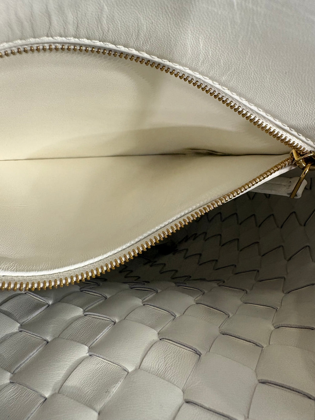 Bottega Veneta Andiamo Bucket piccola avorio . Nuovo