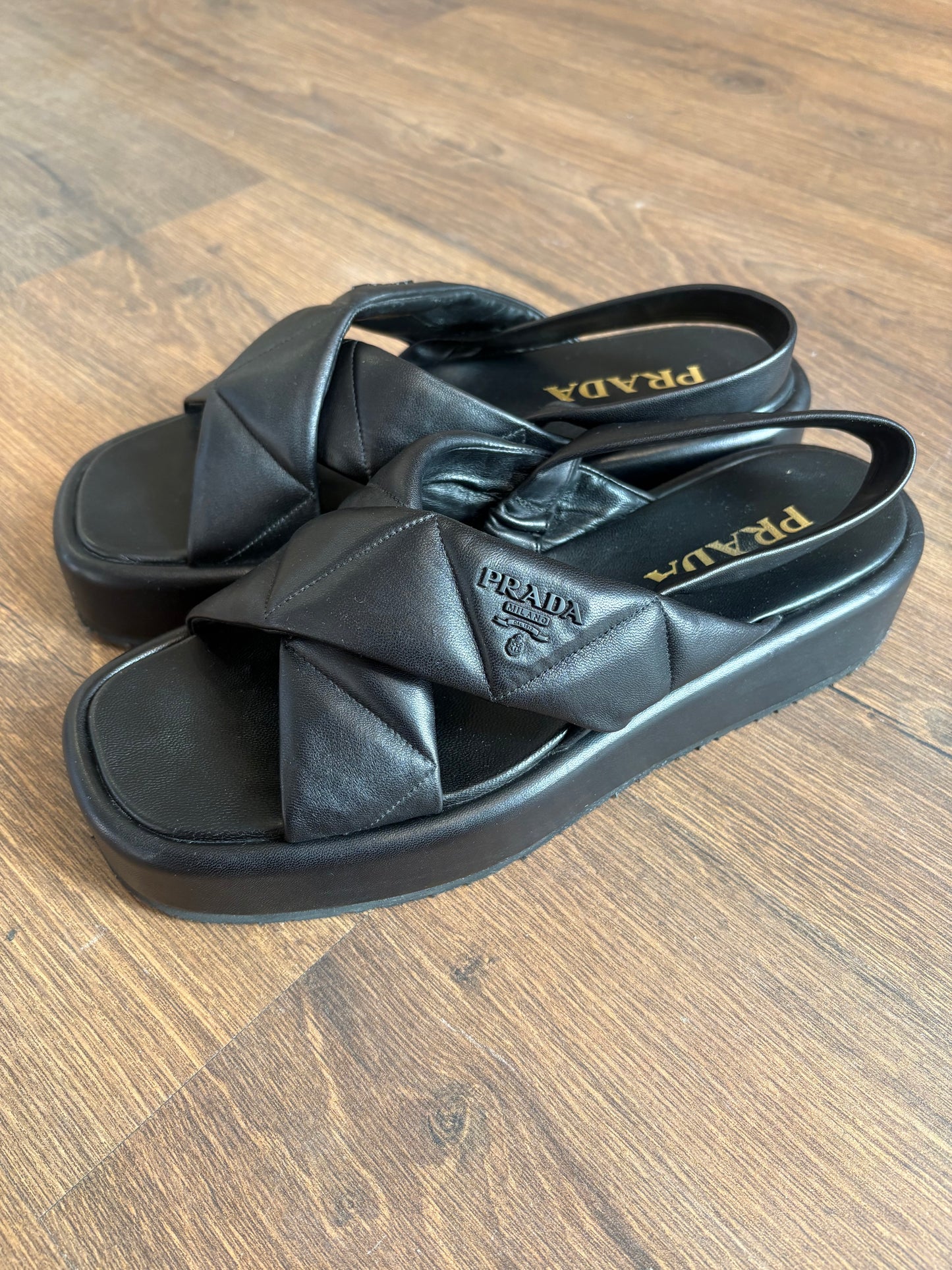 Prada sandali in nappa con zeppa n.41