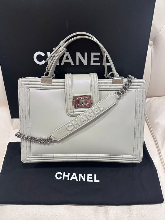 Chanel borsa shopping Boy grigio perla iridescente