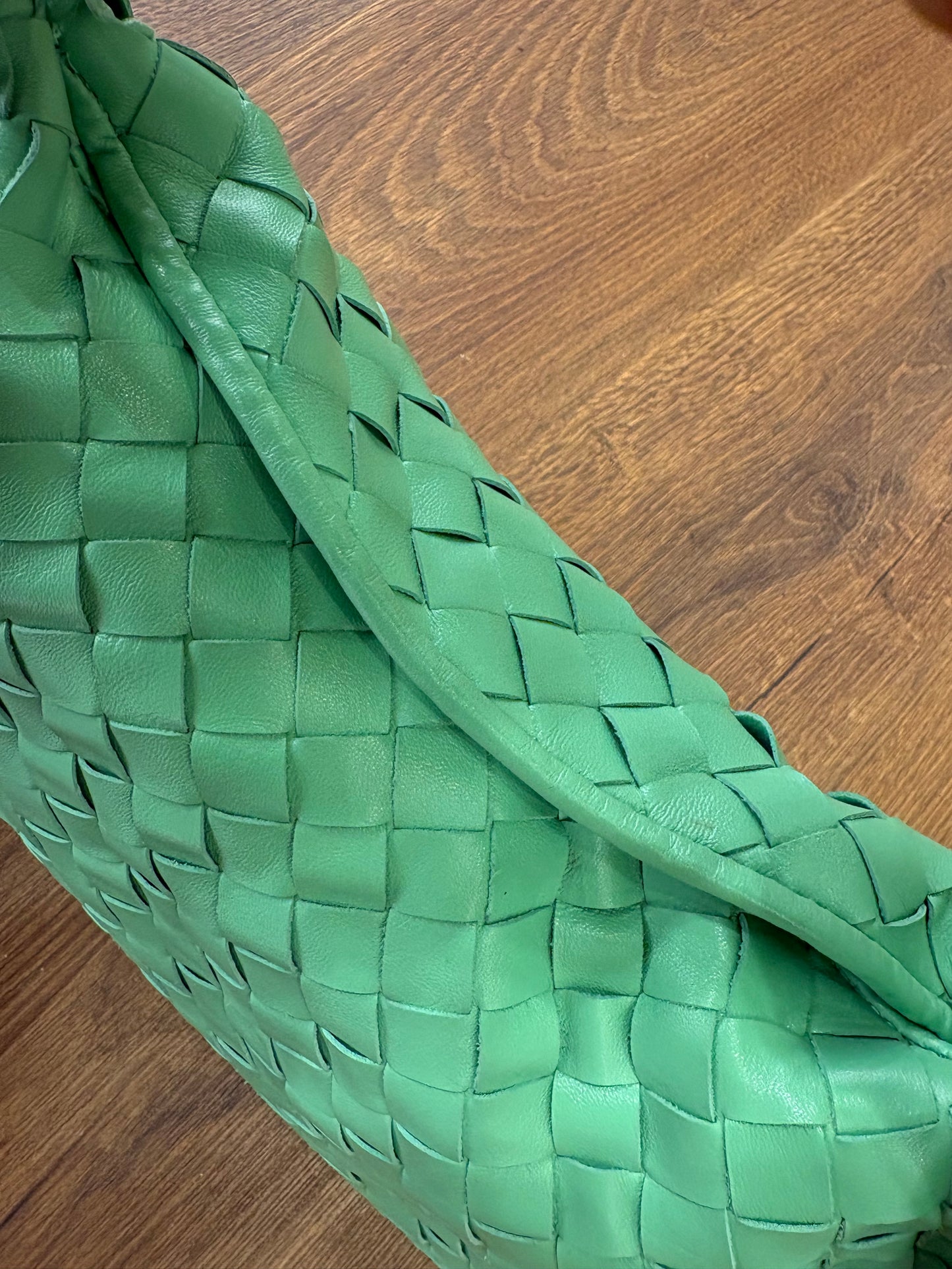 Bottega Veneta Hop in pelle intrecciata verde menta
