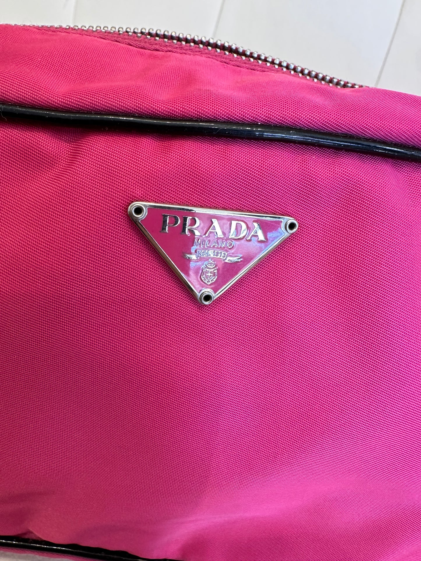 Prada borsa nylon fucsia