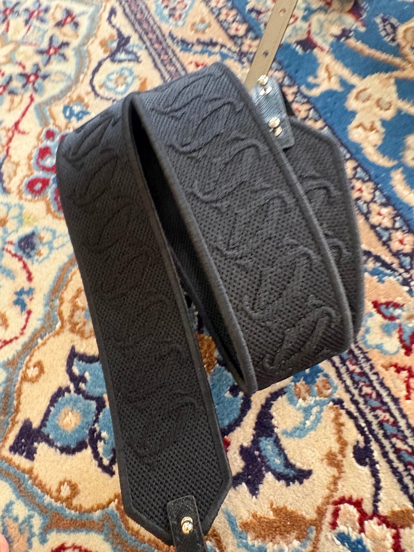 Borsa C de Cartier East-West in Pelle Nera  con Doppia Tracolla. Nuovo