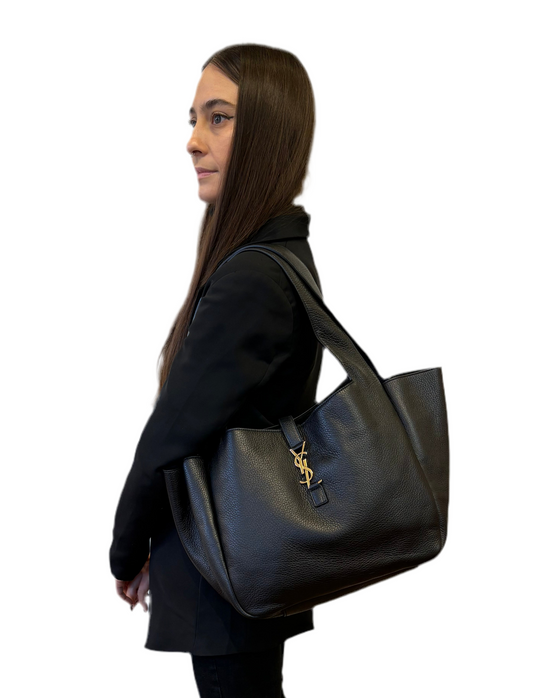 Ysl Le 5 à 7 Bea in pelle martellata . Nuova