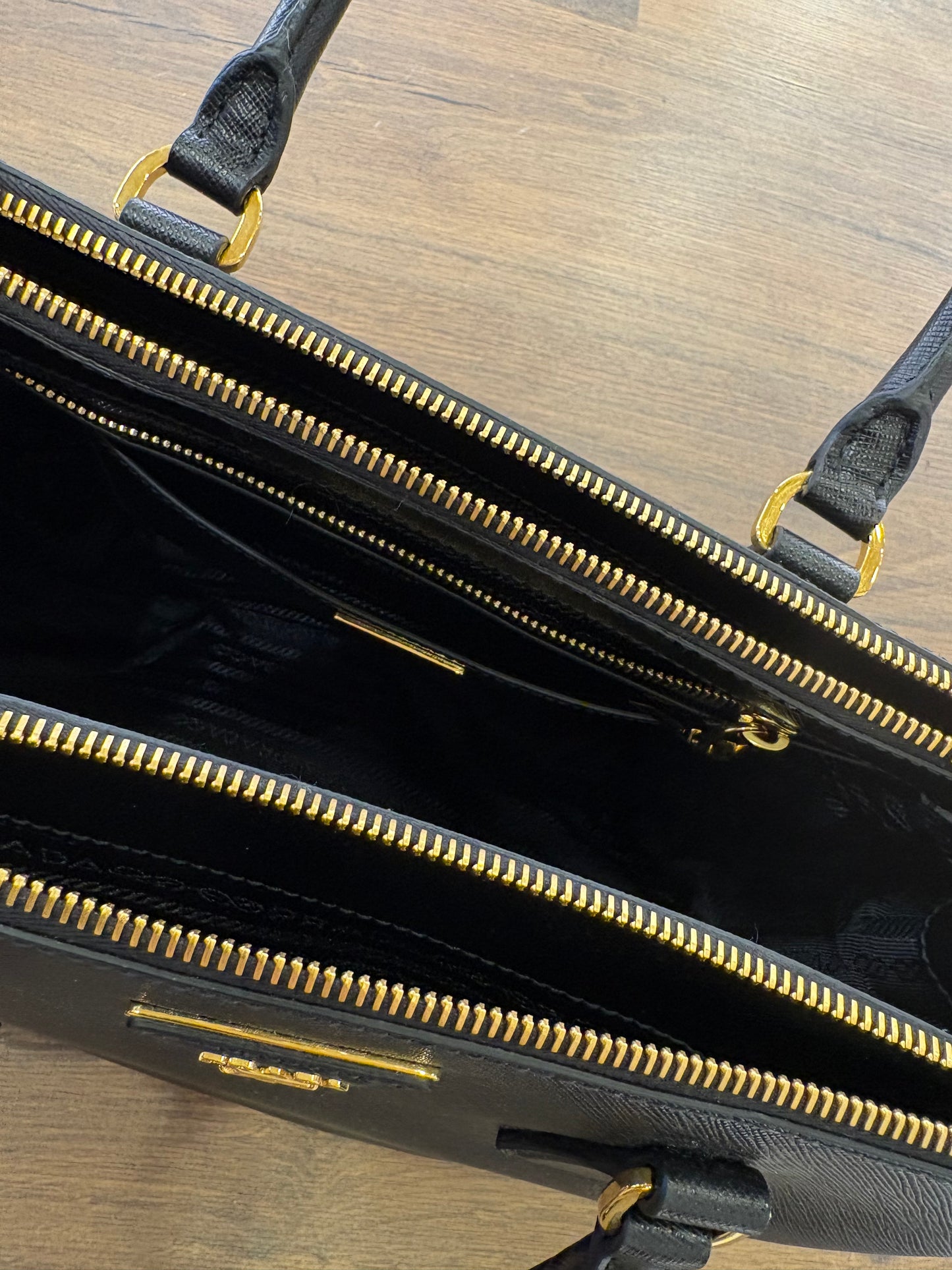 Borsa Prada Galleria Medium in Pelle Saffiano Nera – Full Set Nuovo