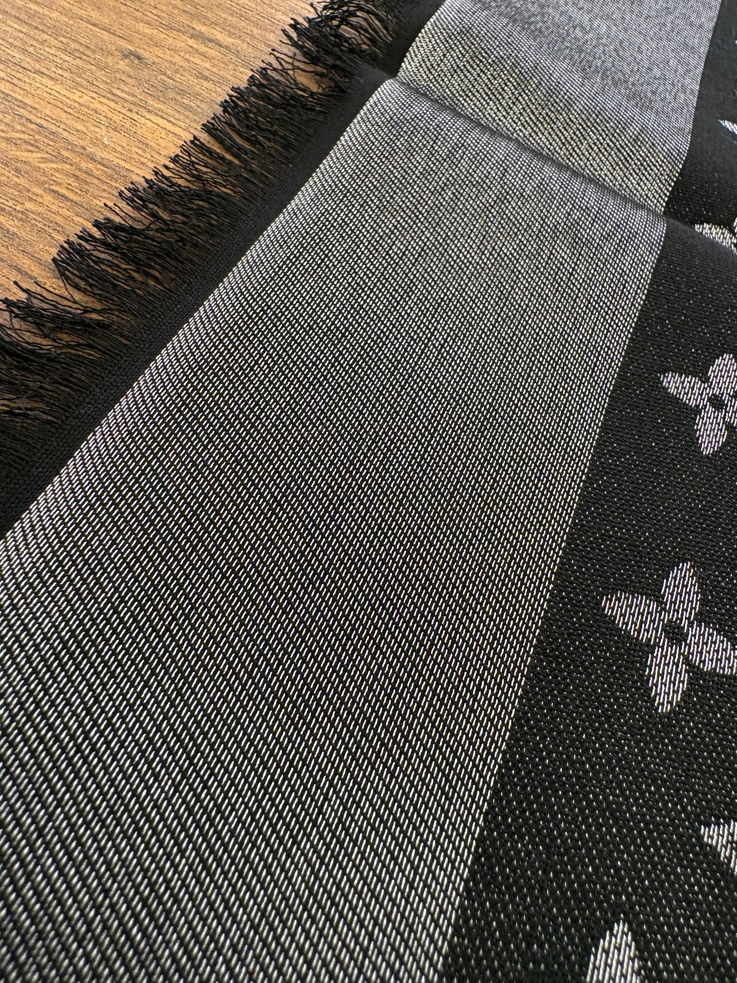 Louis Vuitton Shine scialle